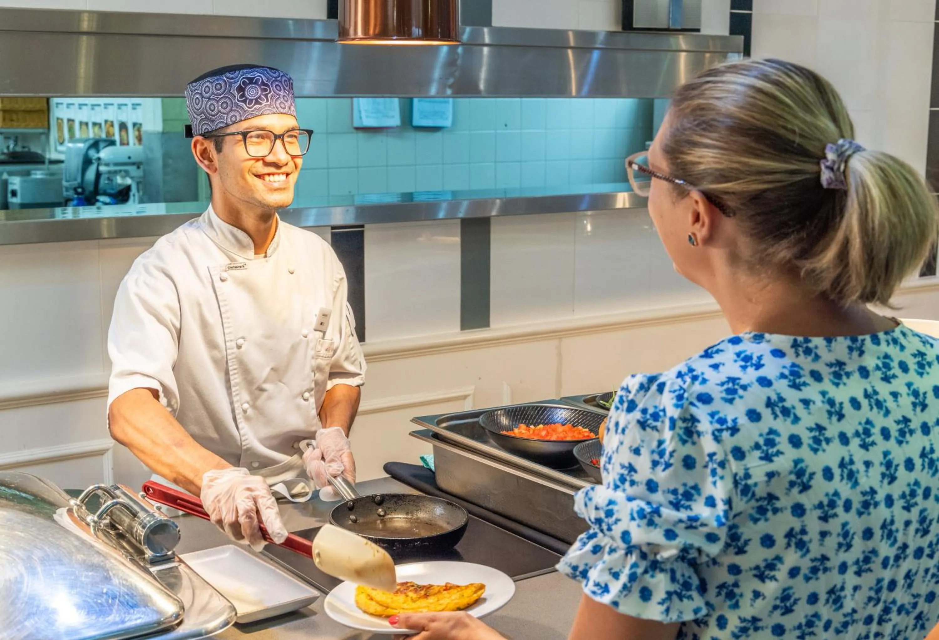 Restaurant/places to eat in Novotel Surfers Paradise