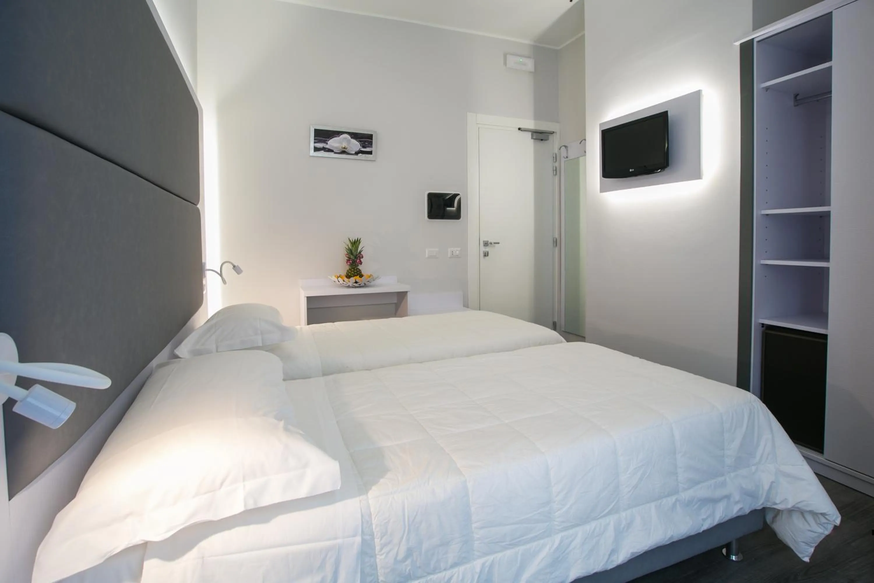 Photo of the whole room, Bed in Hotel La Torraccia