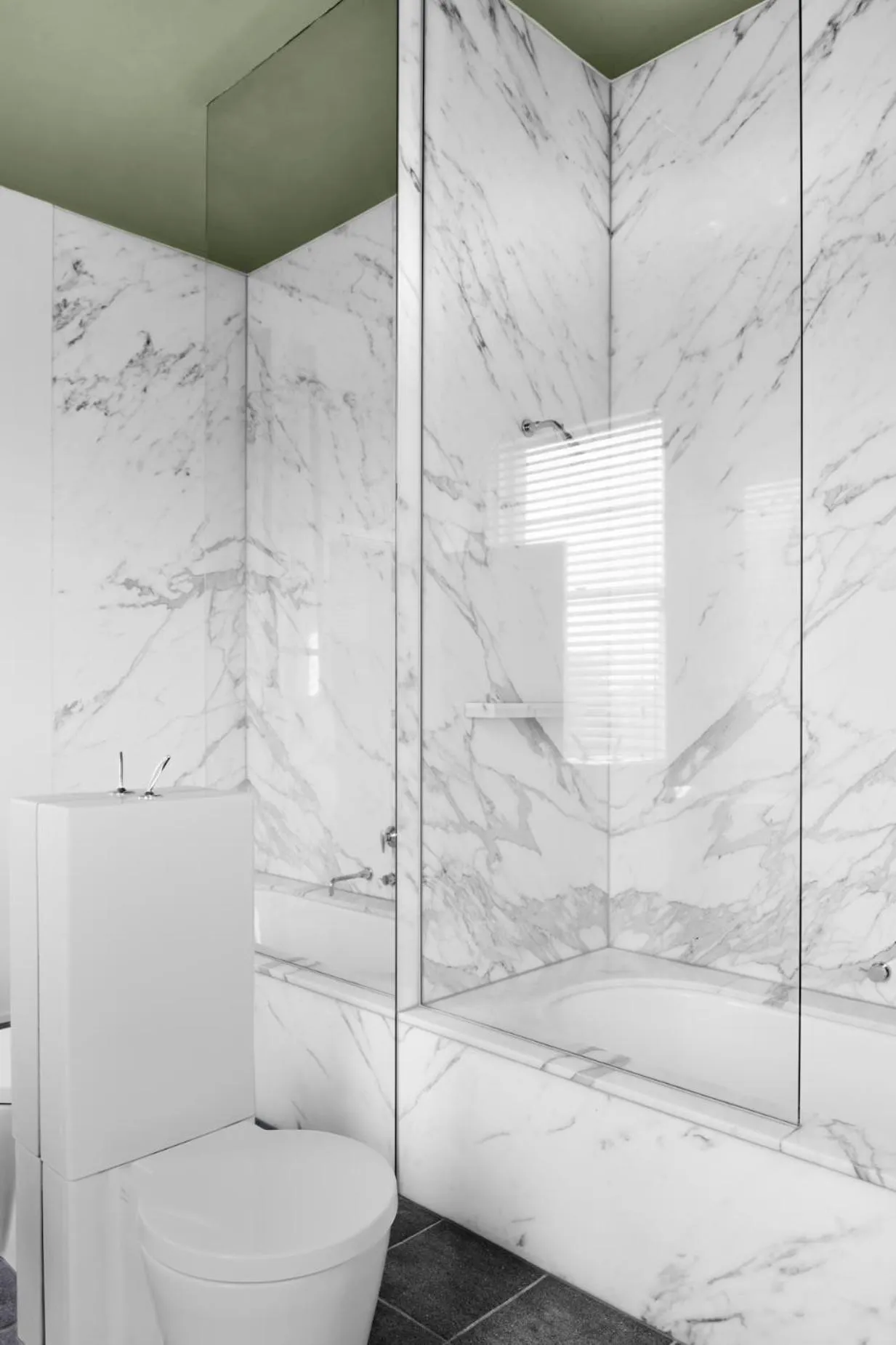 Shower in The Prince