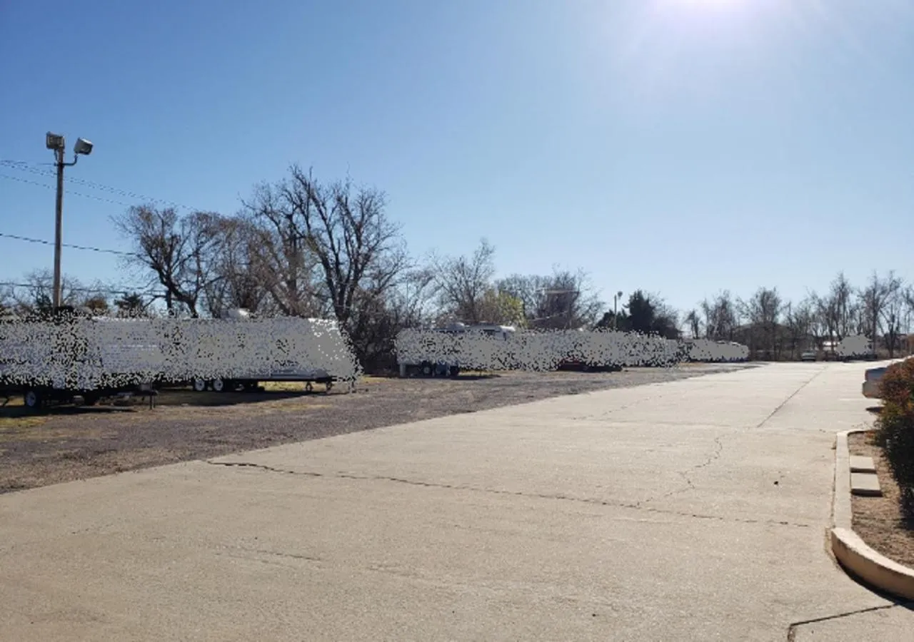 Property building in Executive Inn Woodward