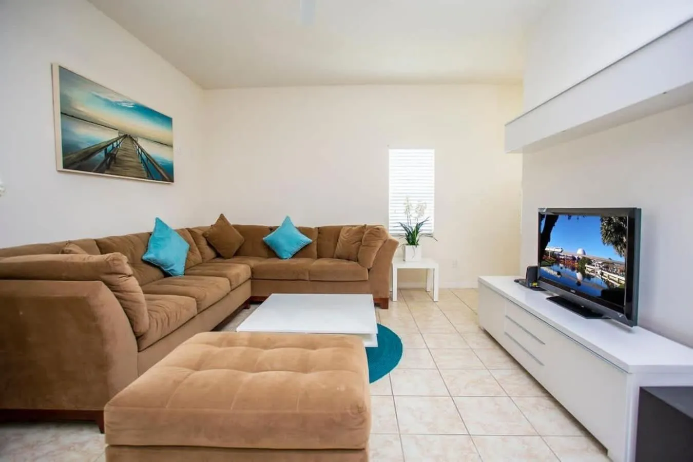 Four Bedrooms Townhouse 4563