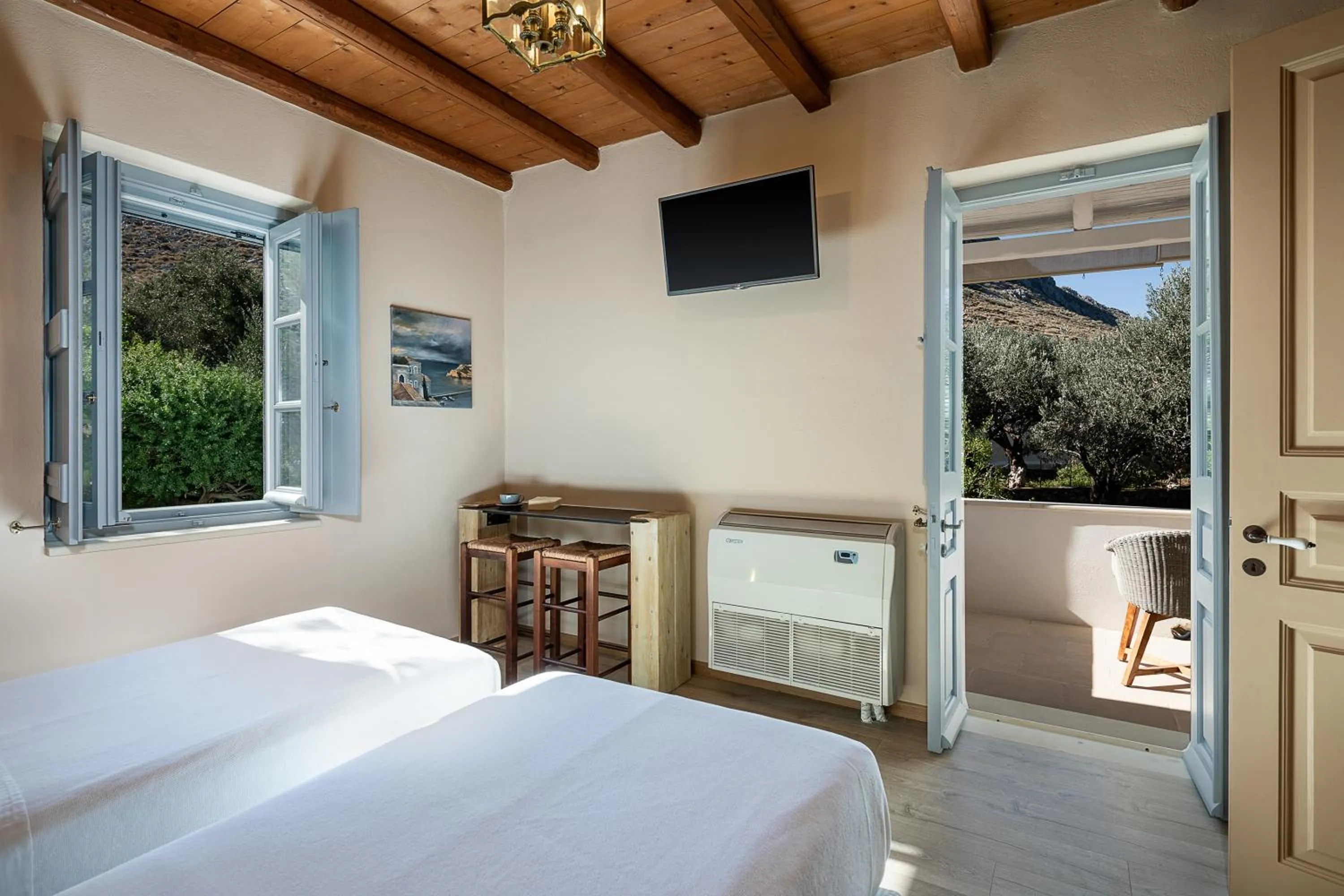 Bedroom, Bed in Bellevalia Hydra