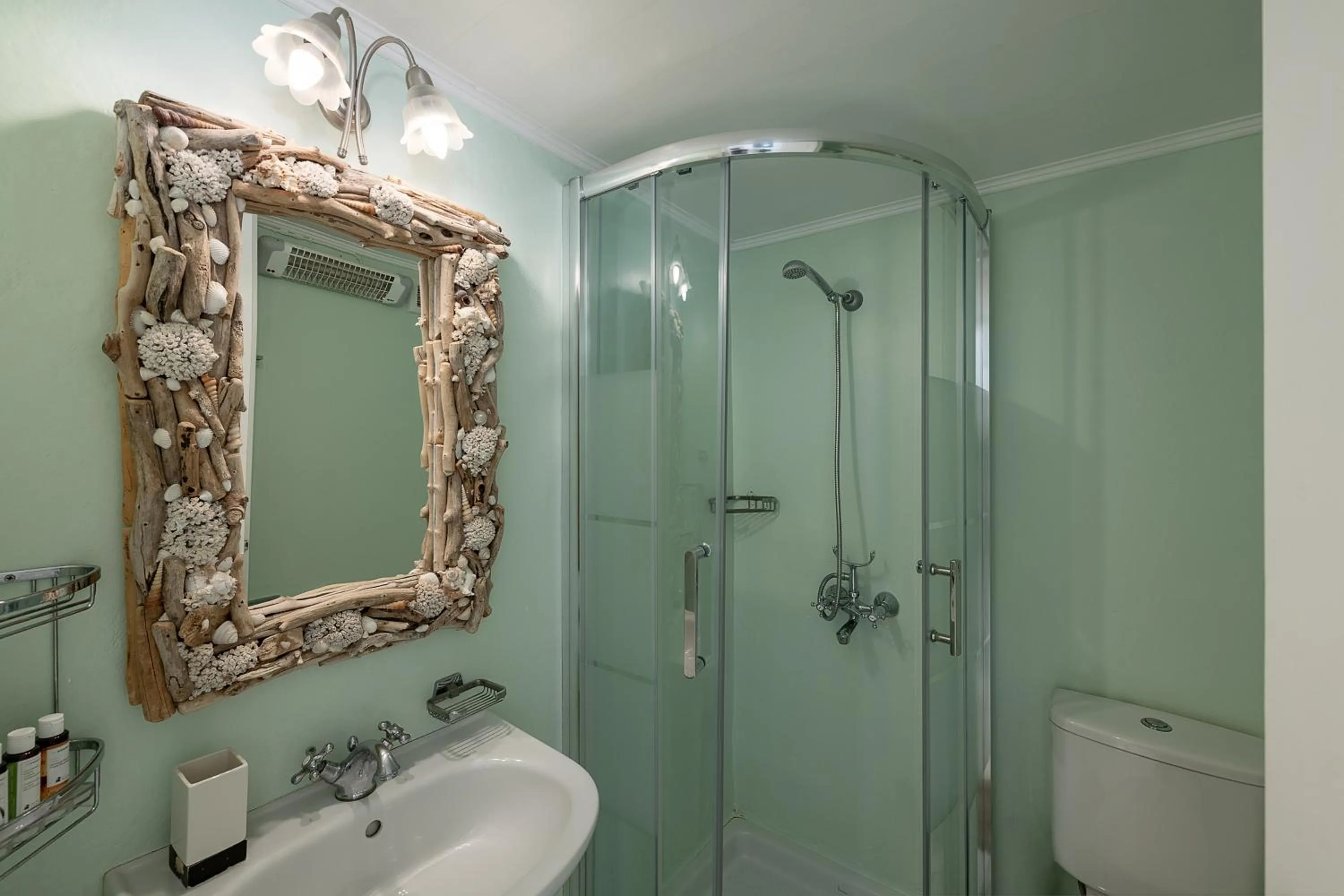 Shower in Bellevalia Hydra