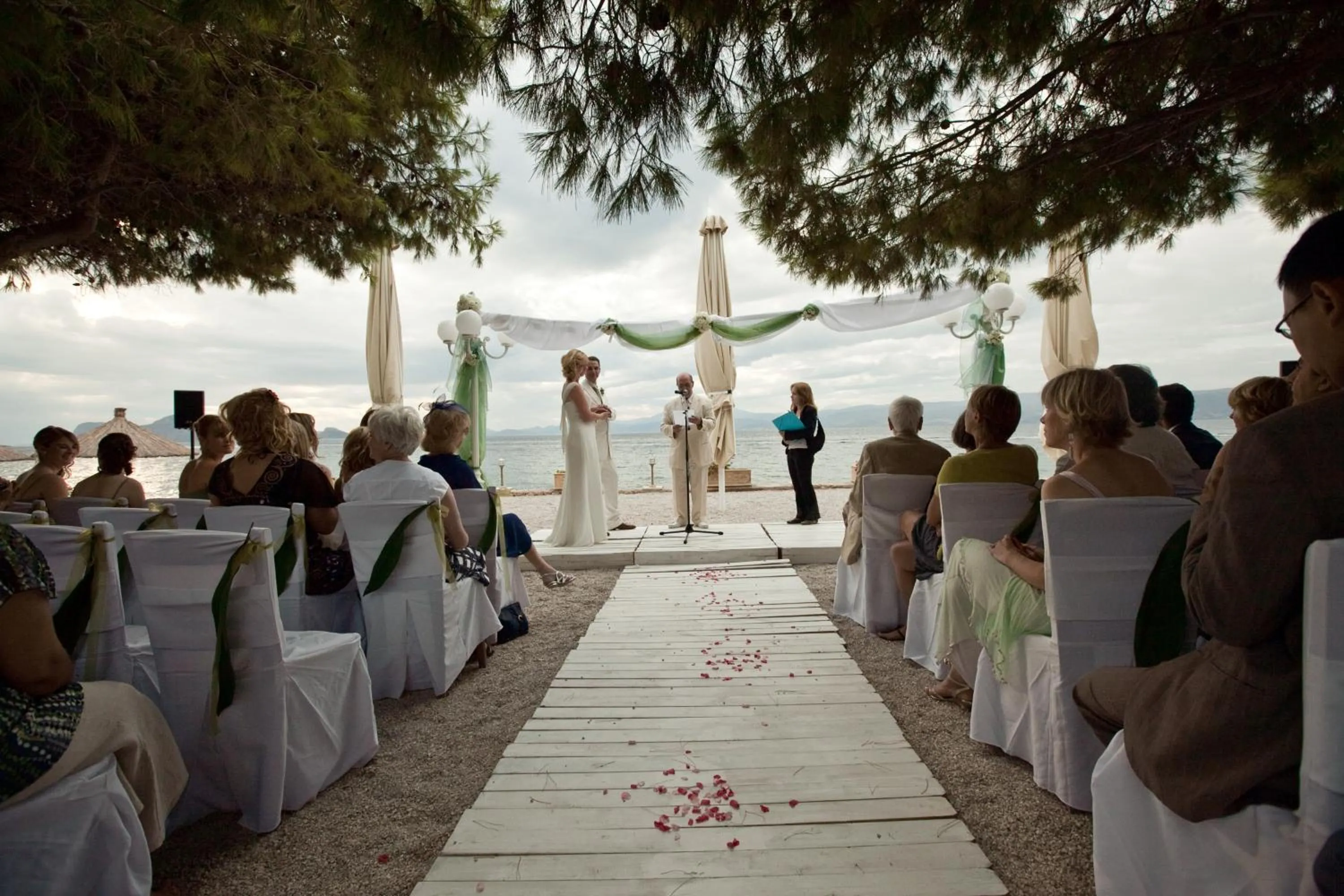 Restaurant/places to eat in Bellevalia Hydra