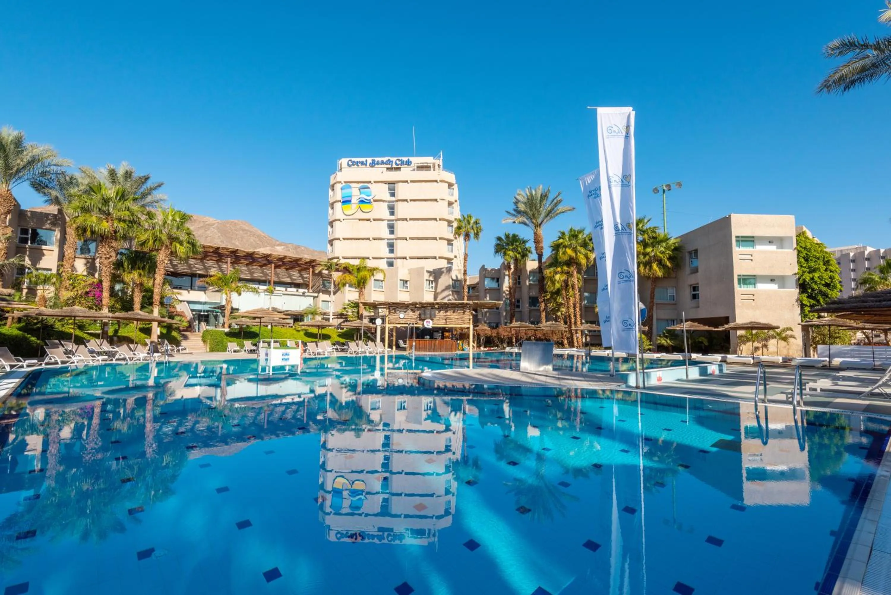 Swimming pool in U Coral Beach Club Eilat – Ultra All inclusive