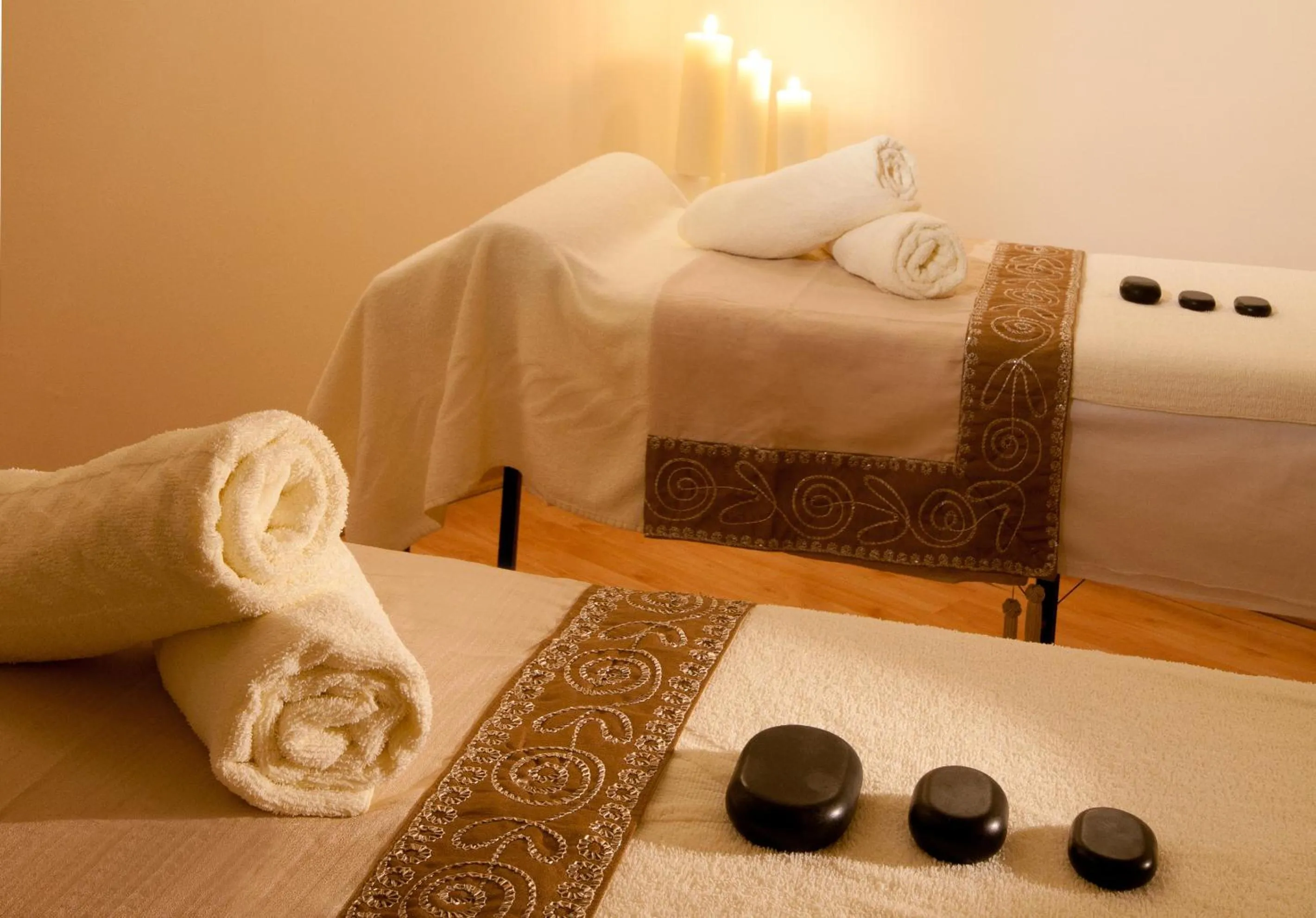 Massage, Bed in U Coral Beach Club Eilat – Ultra All inclusive