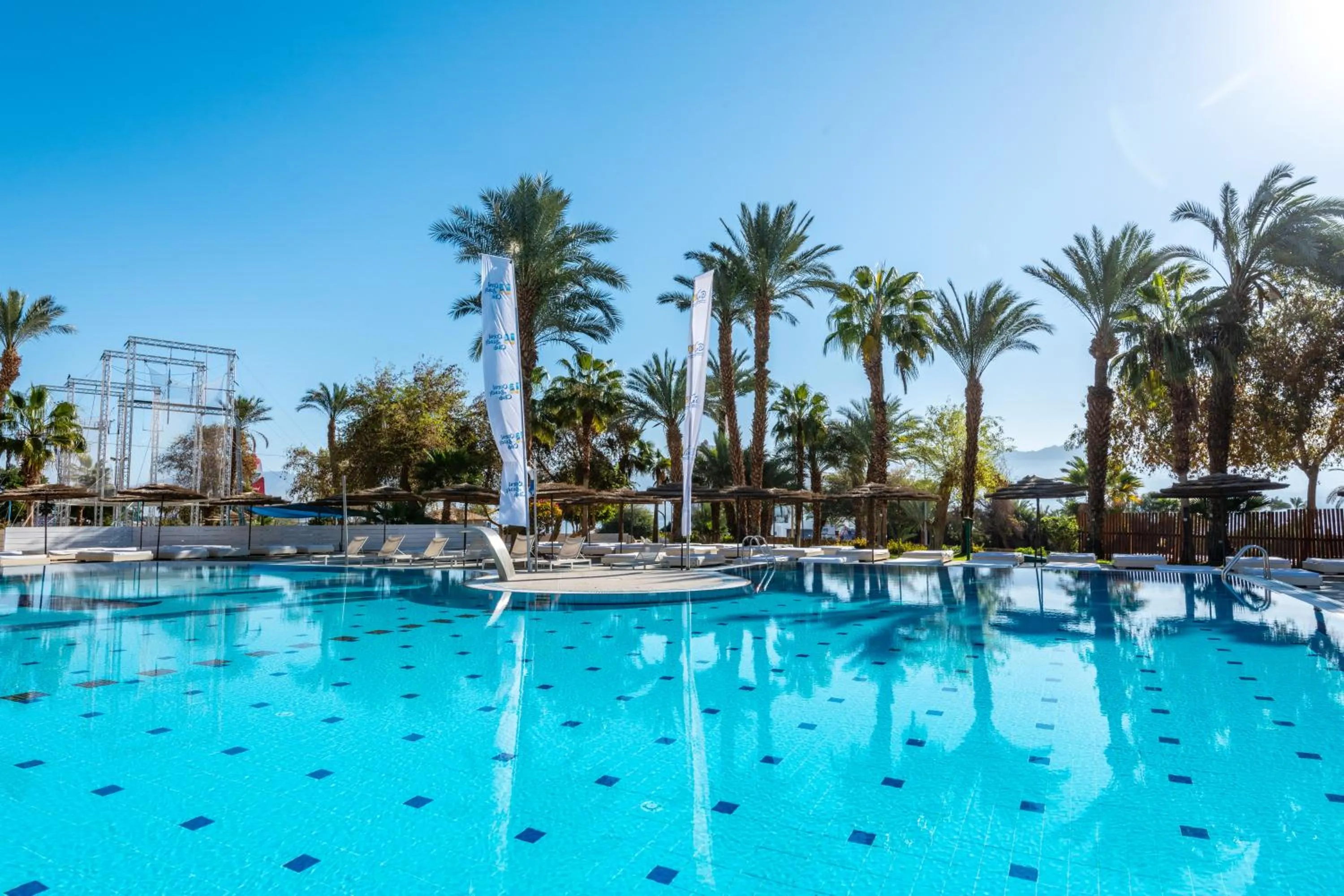 Swimming pool in U Coral Beach Club Eilat – Ultra All inclusive
