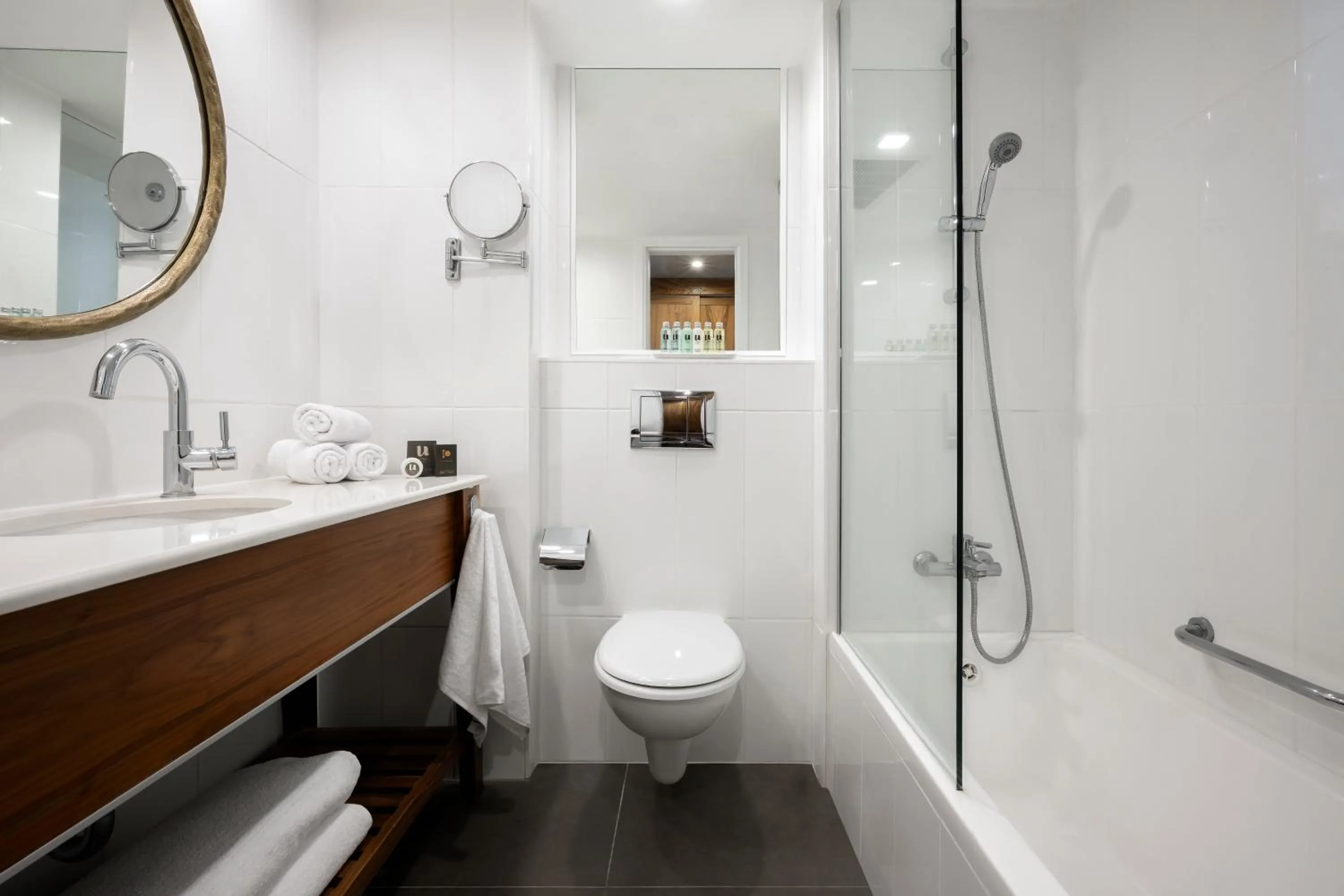 Shower in U Coral Beach Club Eilat – Ultra All inclusive