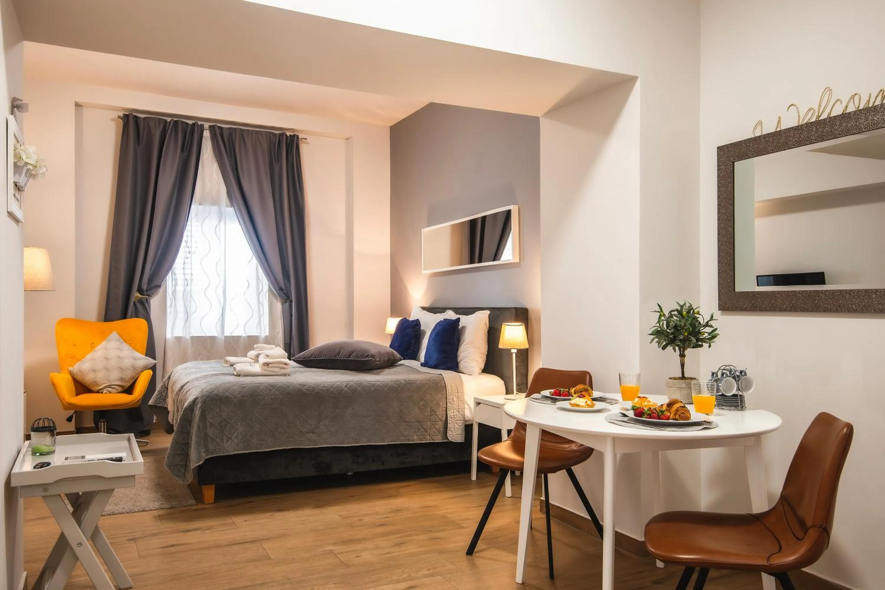 Photo of the whole room, Bed in D&A Amphitheatre Apartments with free parking