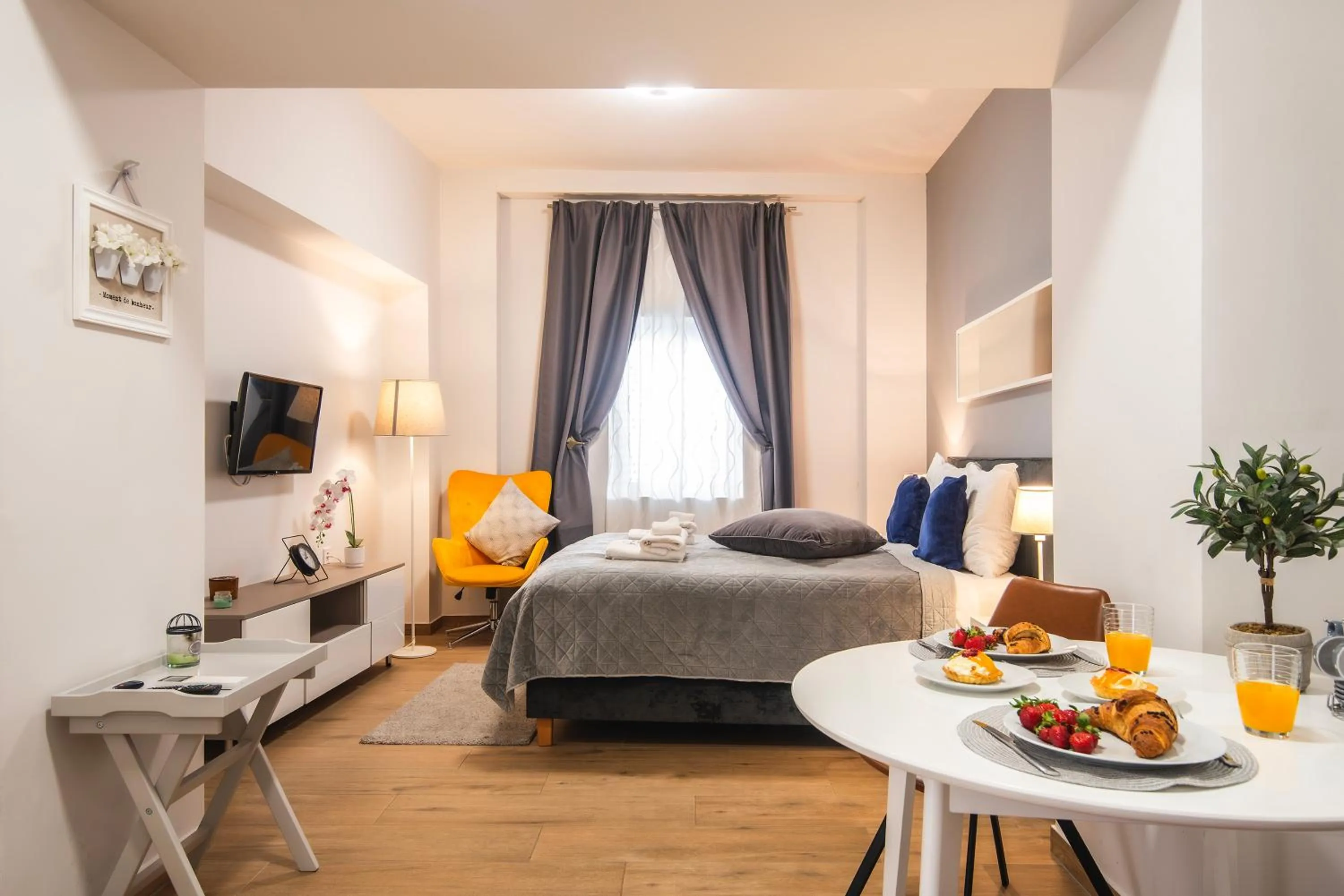 Photo of the whole room, Bed in D&A Amphitheatre Apartments with free parking