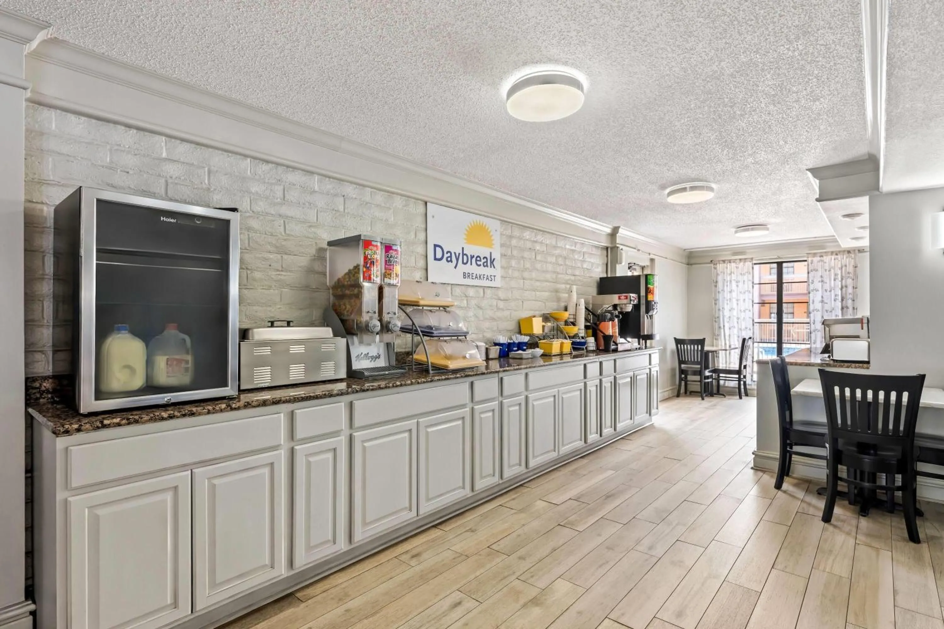 Property building in Days Inn by Wyndham Birmingham/West