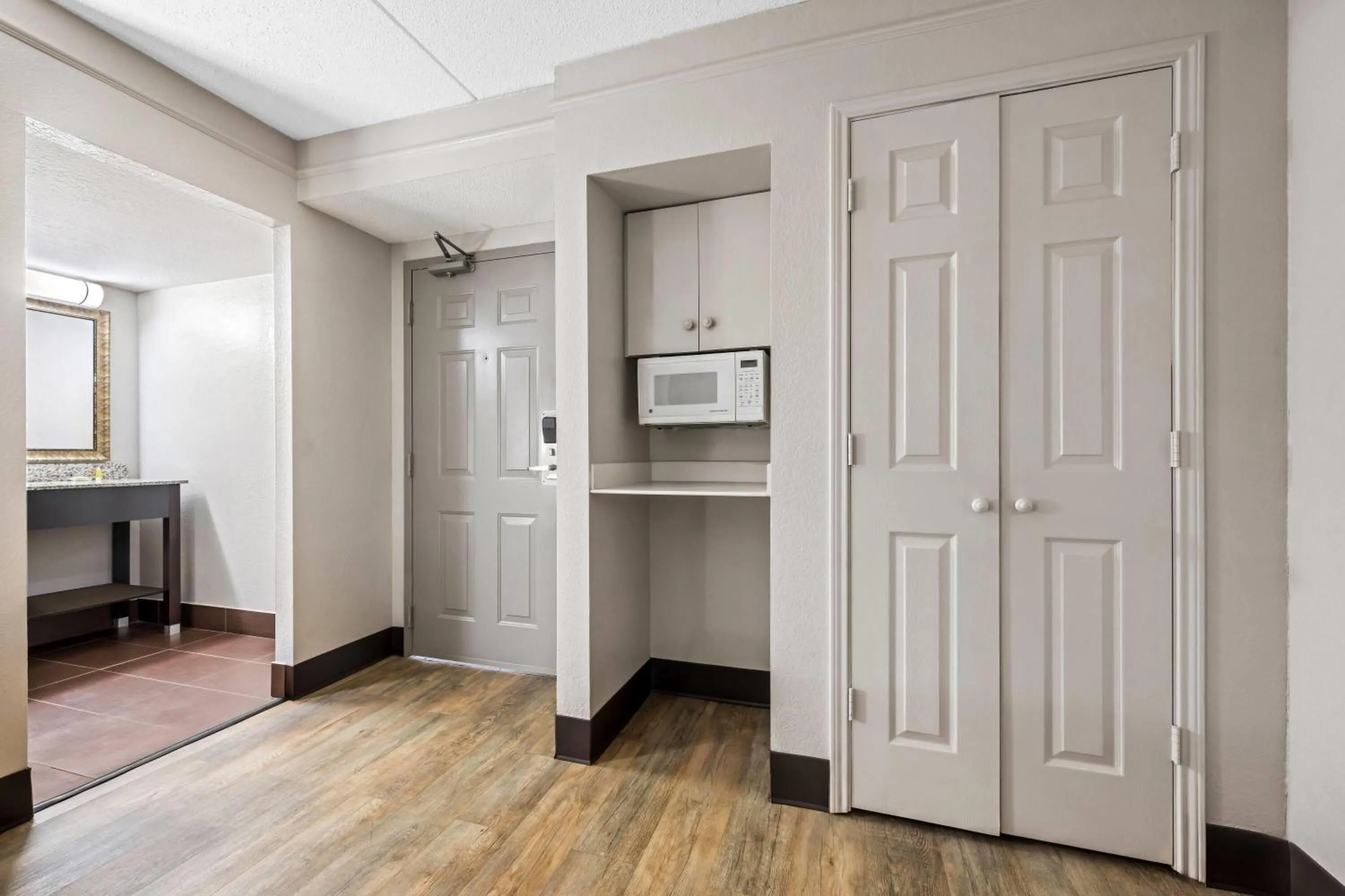 Bed in Days Inn by Wyndham Birmingham/West