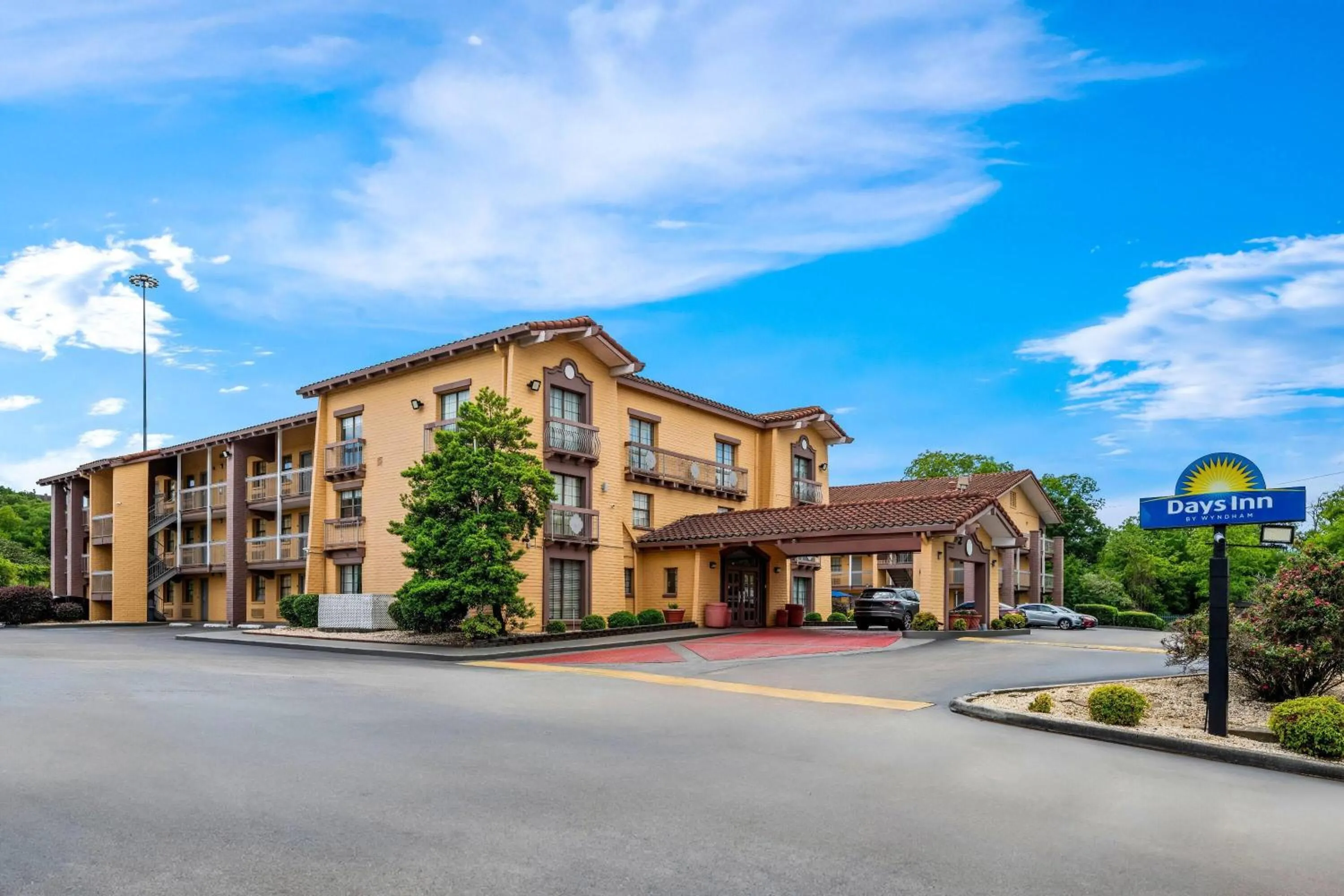 Property building in Days Inn by Wyndham Birmingham/West