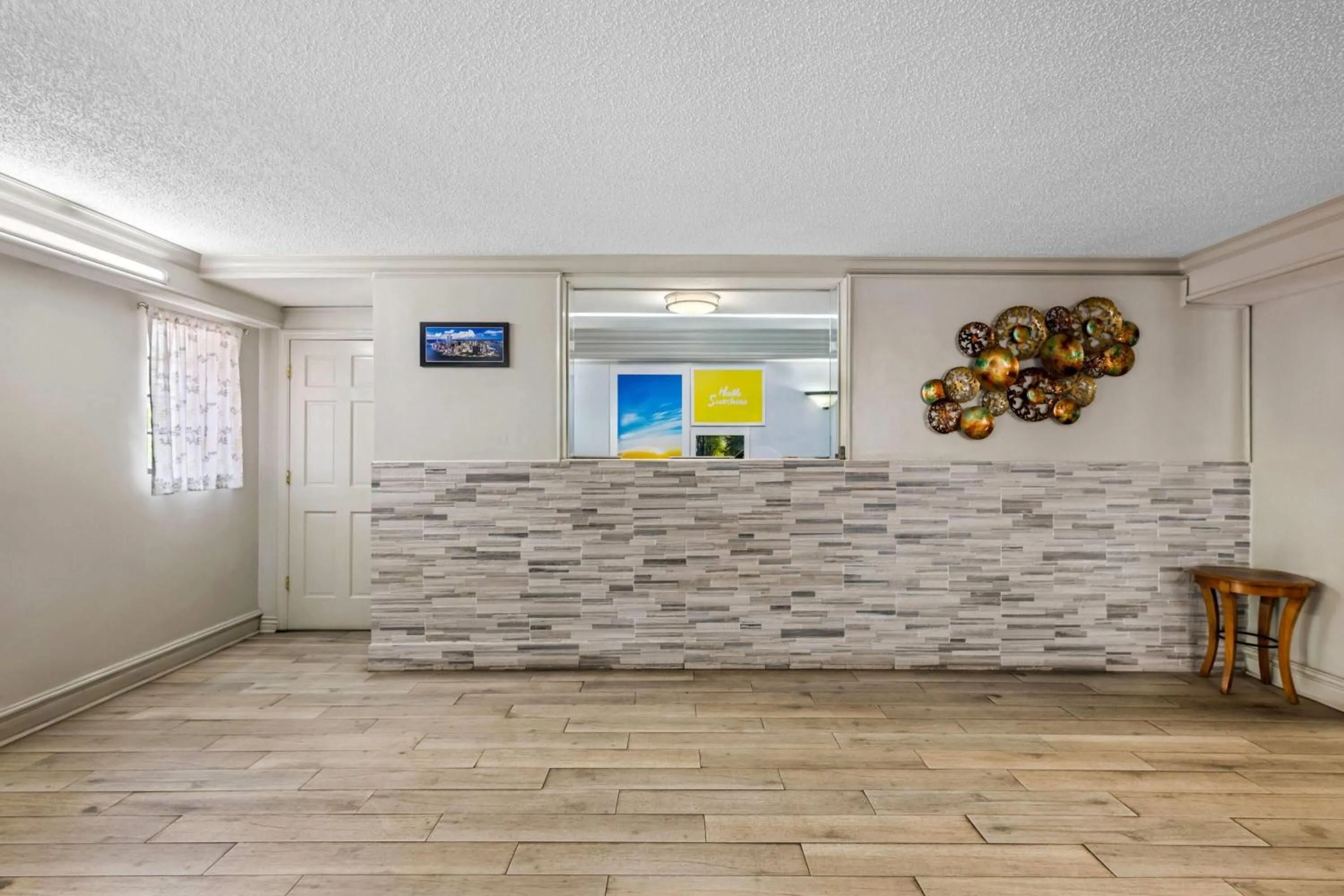 Lobby or reception in Days Inn by Wyndham Birmingham/West