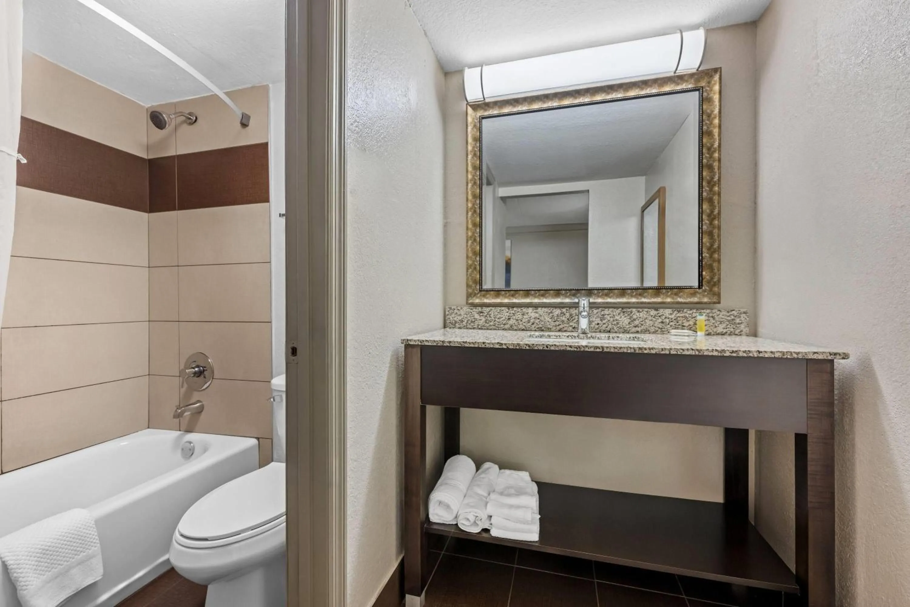 Bathroom in Days Inn by Wyndham Birmingham/West