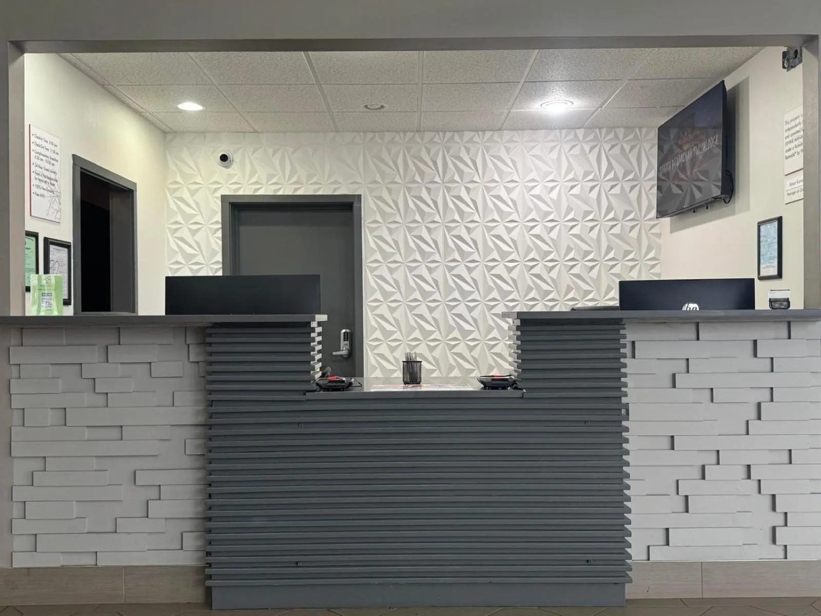 Lobby or reception in Ramada by Wyndham Tuscaloosa