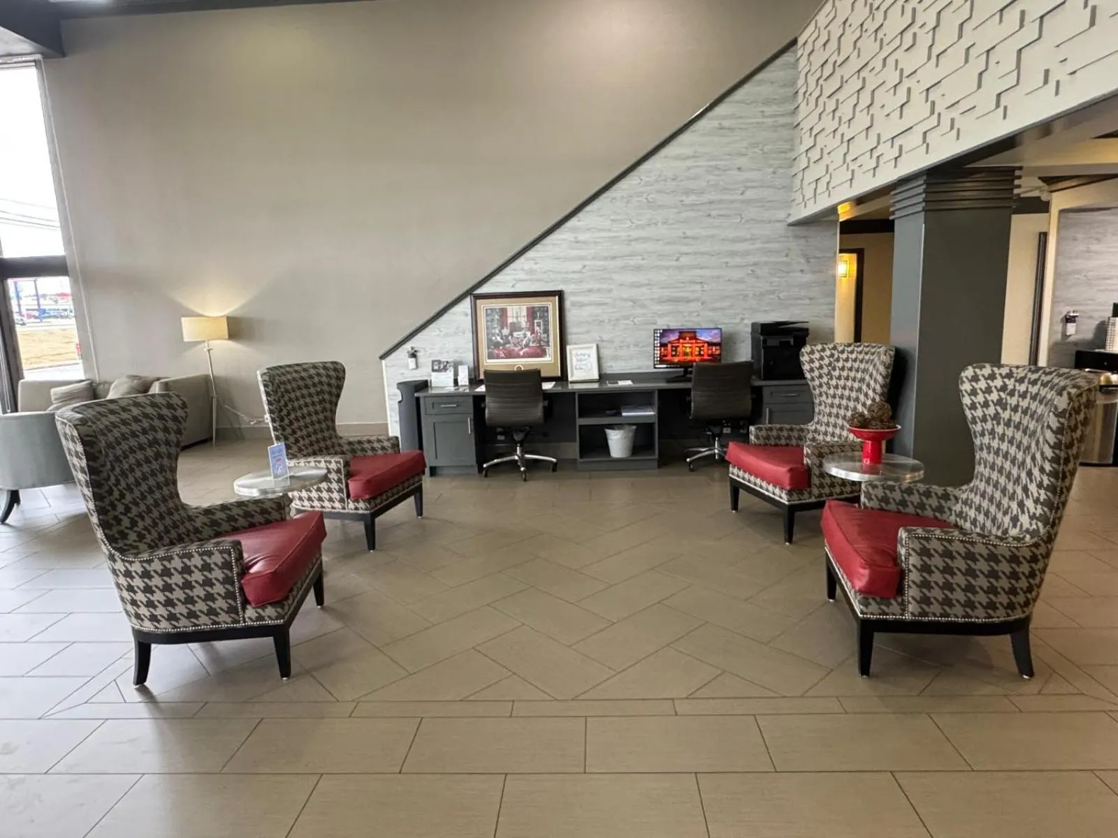 Lobby or reception in Ramada by Wyndham Tuscaloosa