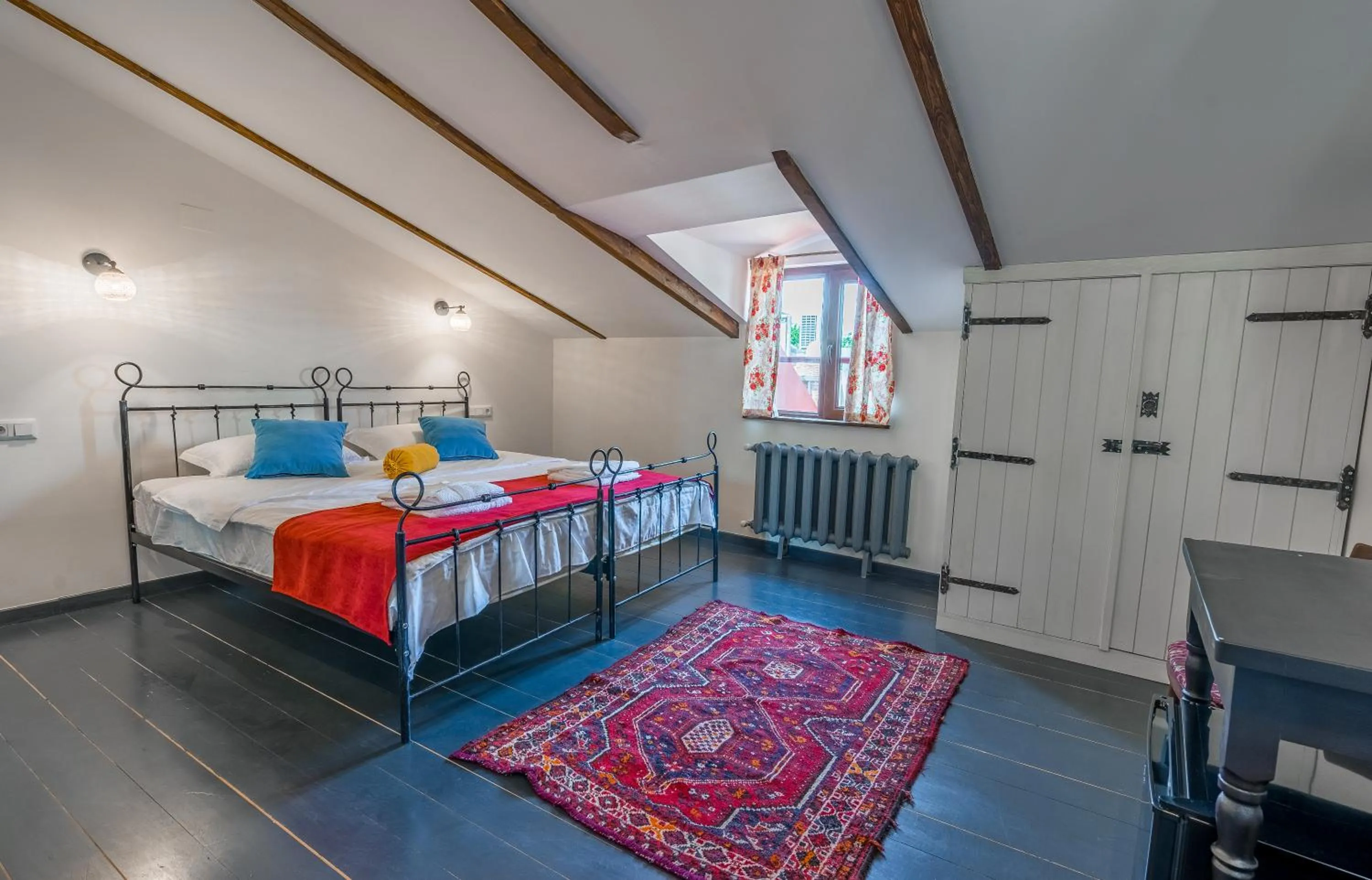 Bed in Doors Meidan Design Hotel