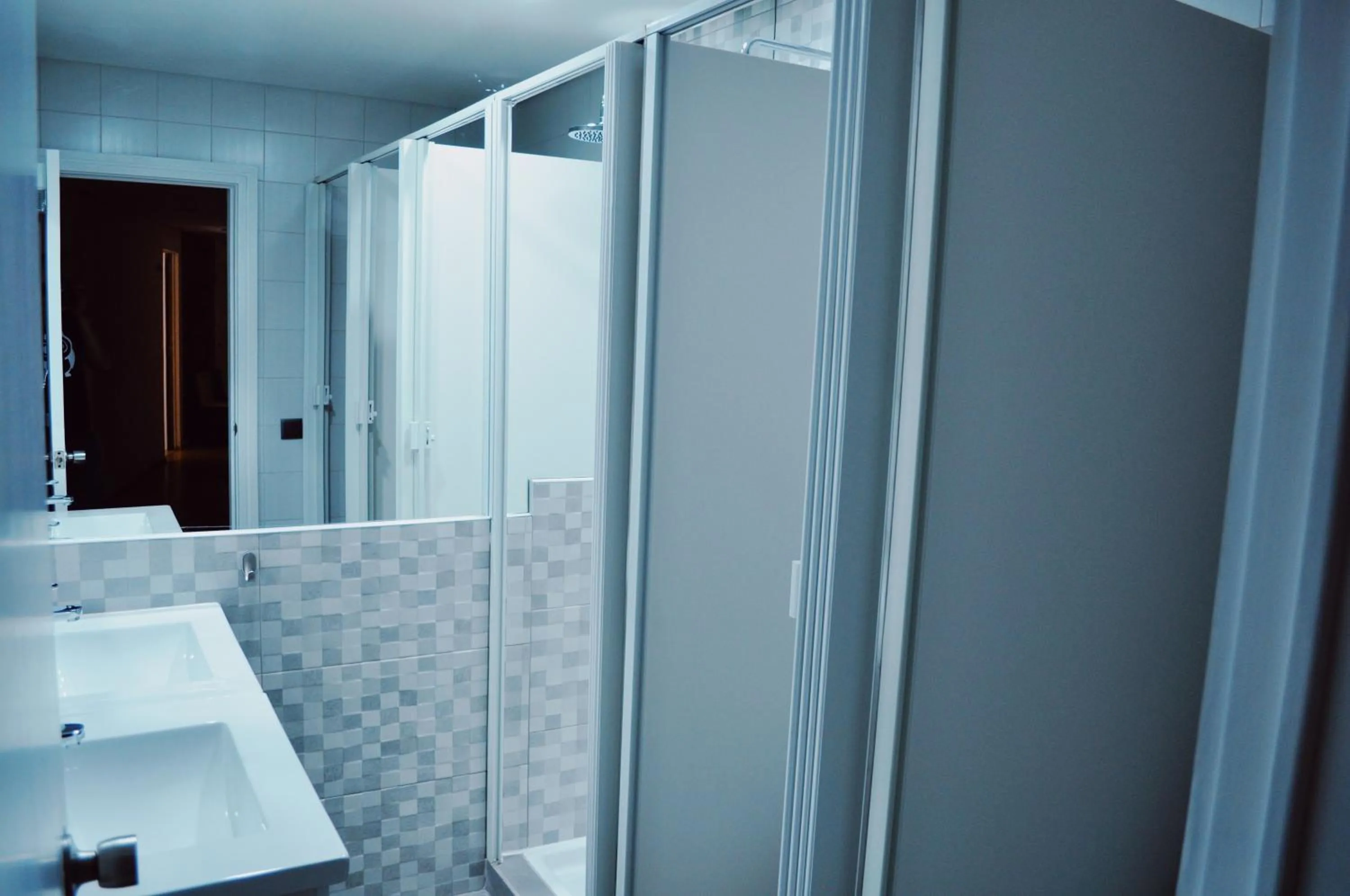 Shower in Corujinha Hostel