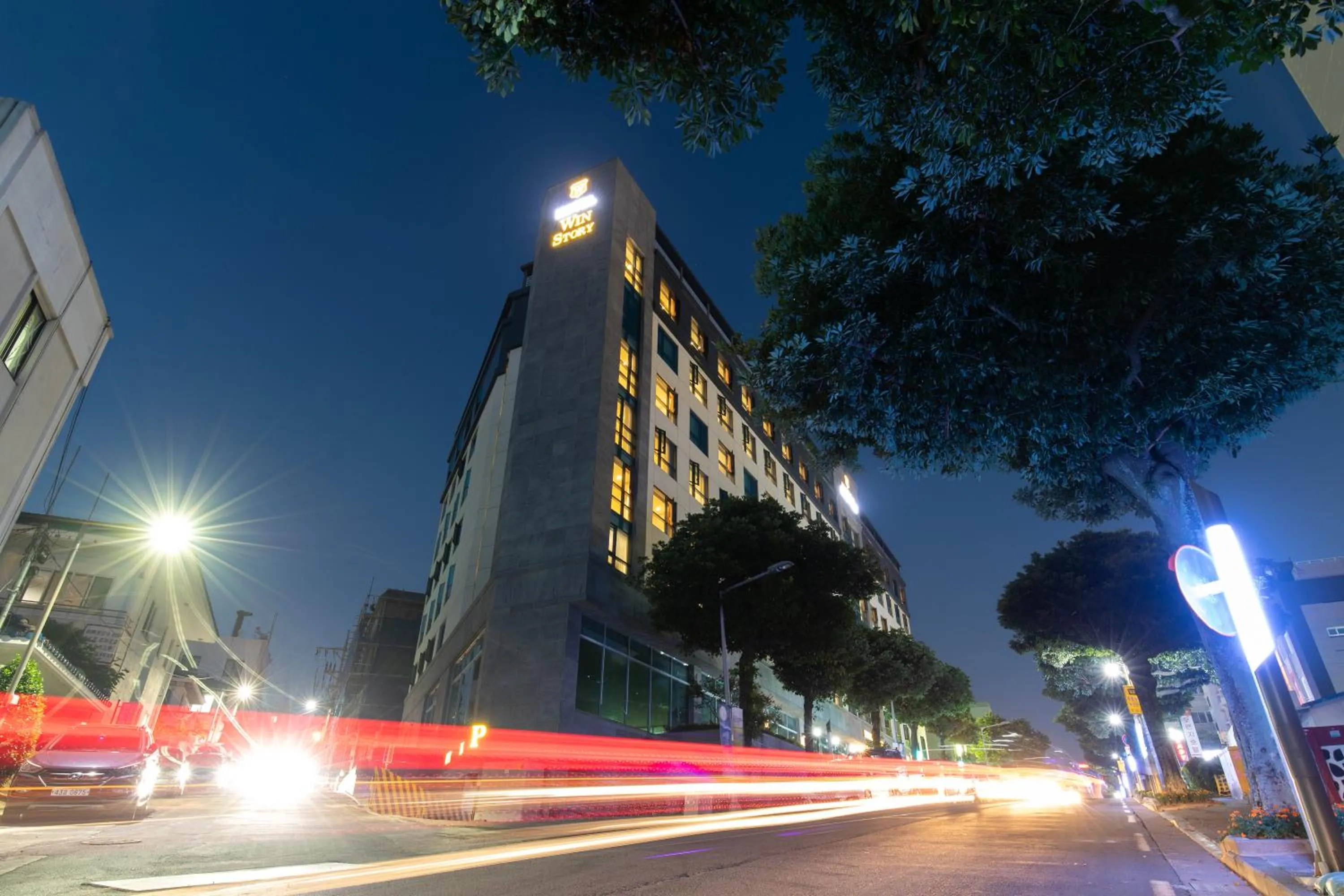 Property building in Hotel Winstory