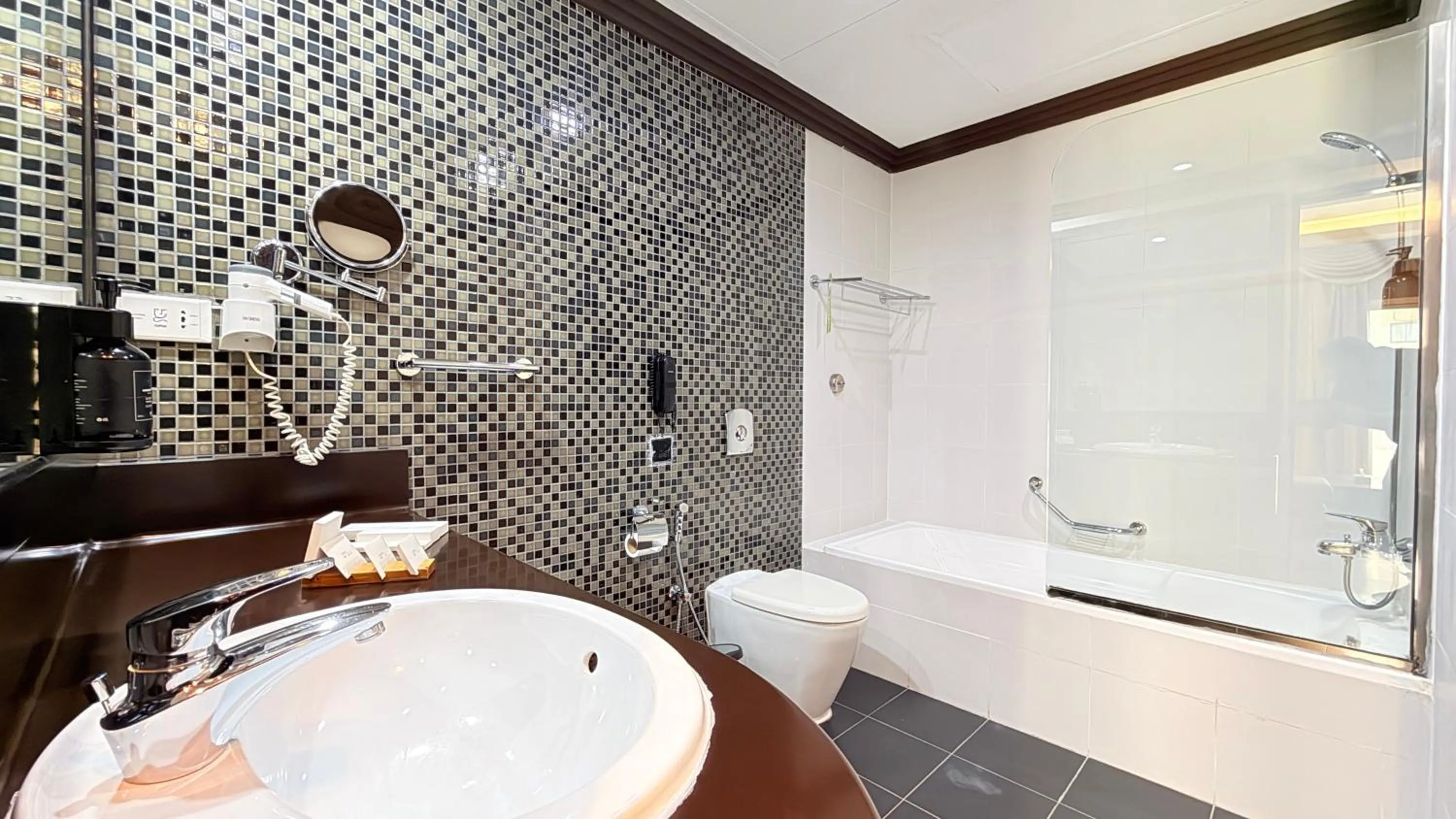 Bath in Sunday Mangrove Corniche Hotel, Ras Al Khaimah