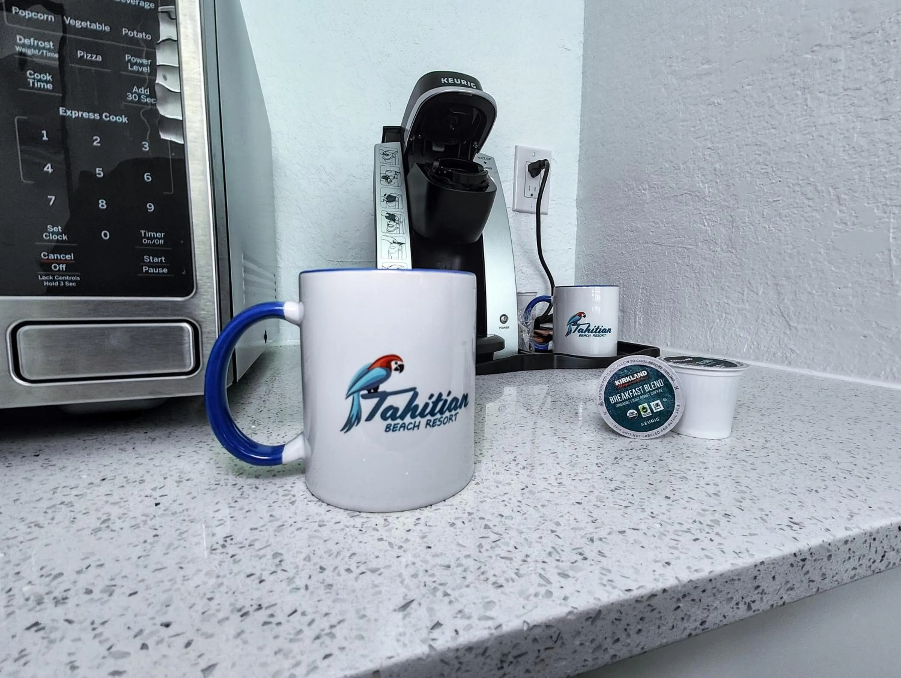 Coffee/tea facilities in Tahitian Beach Resort