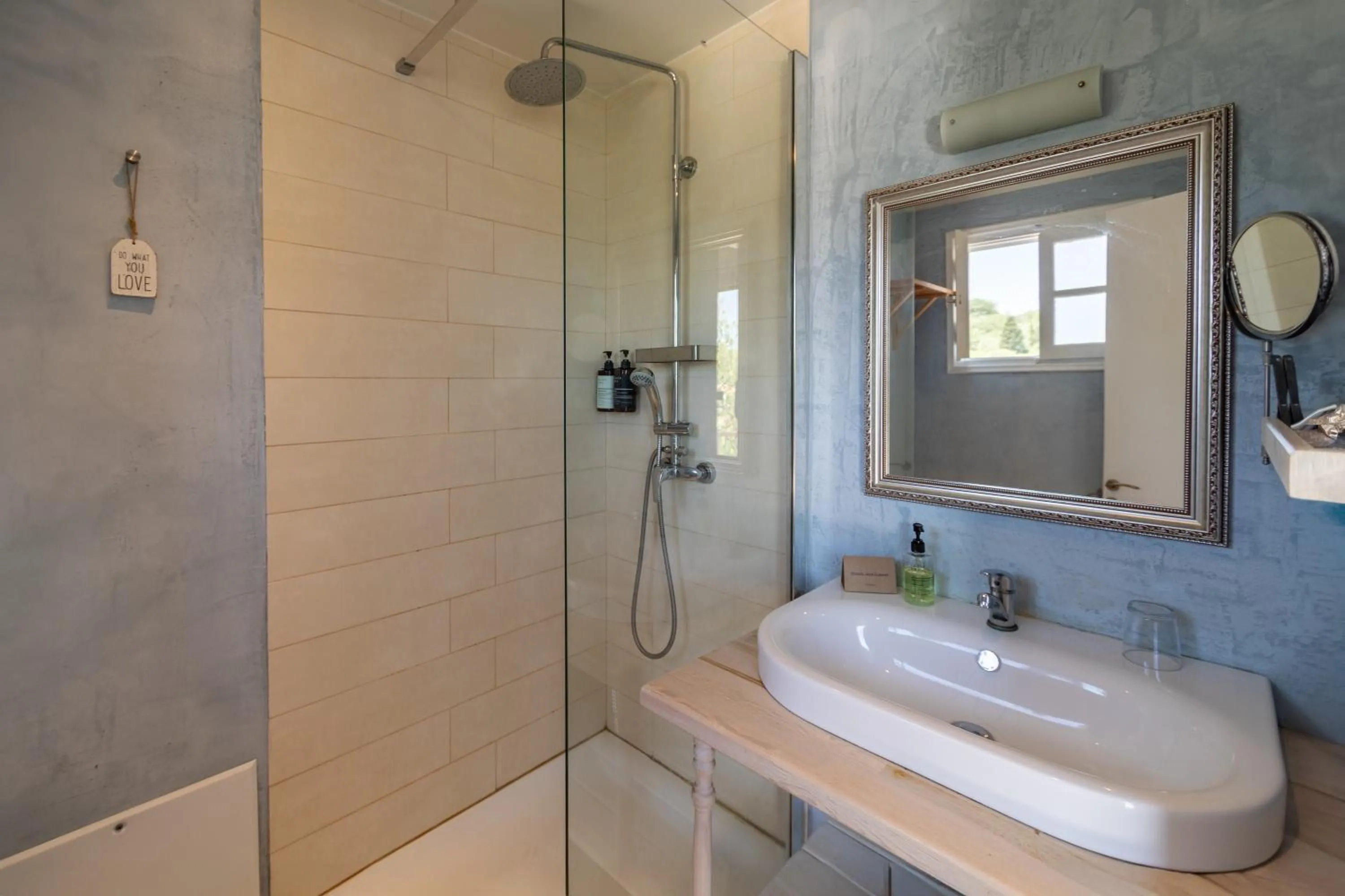 Bathroom in Kapella Apartments