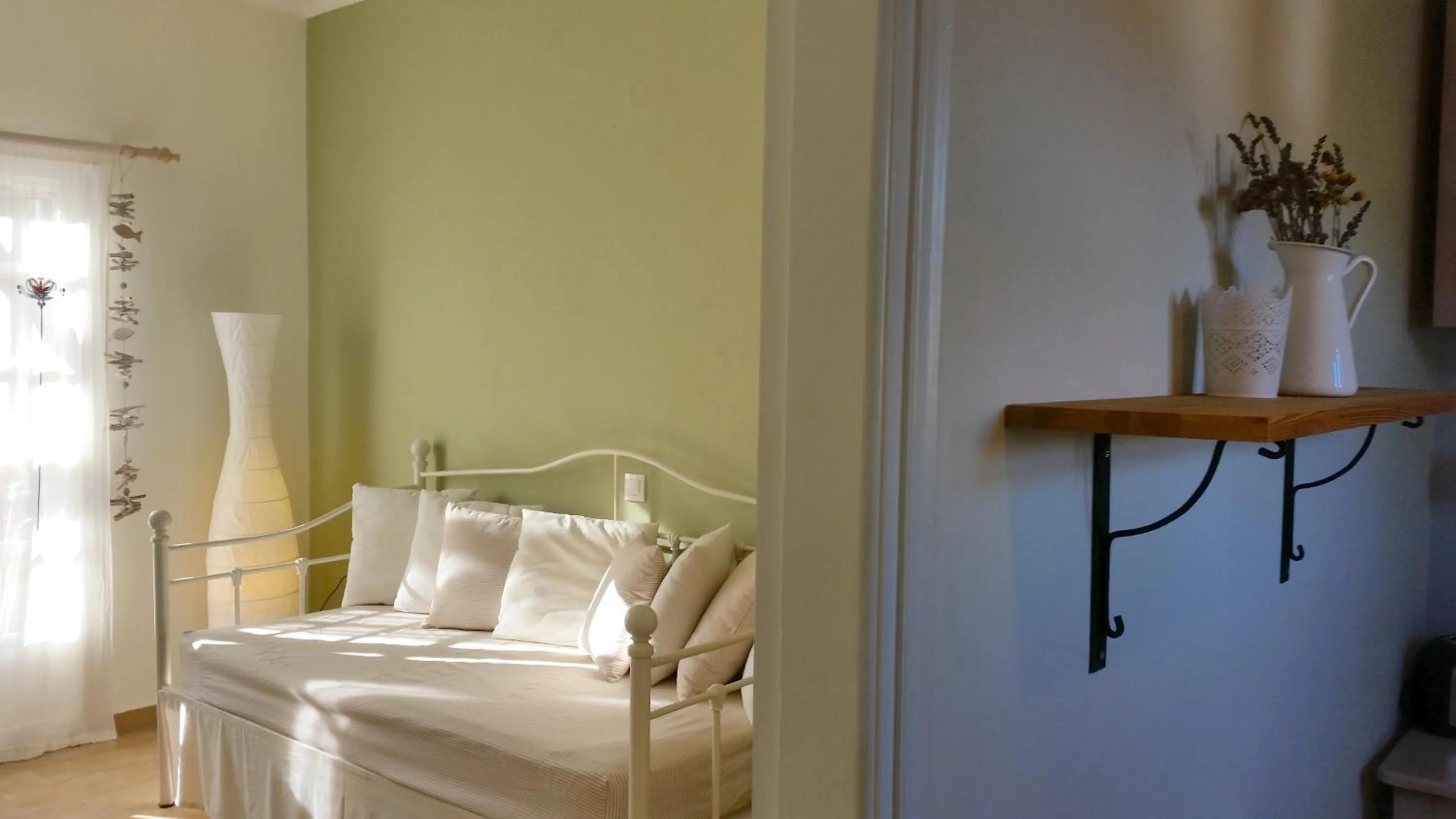 Living room, Bed in Kapella Apartments