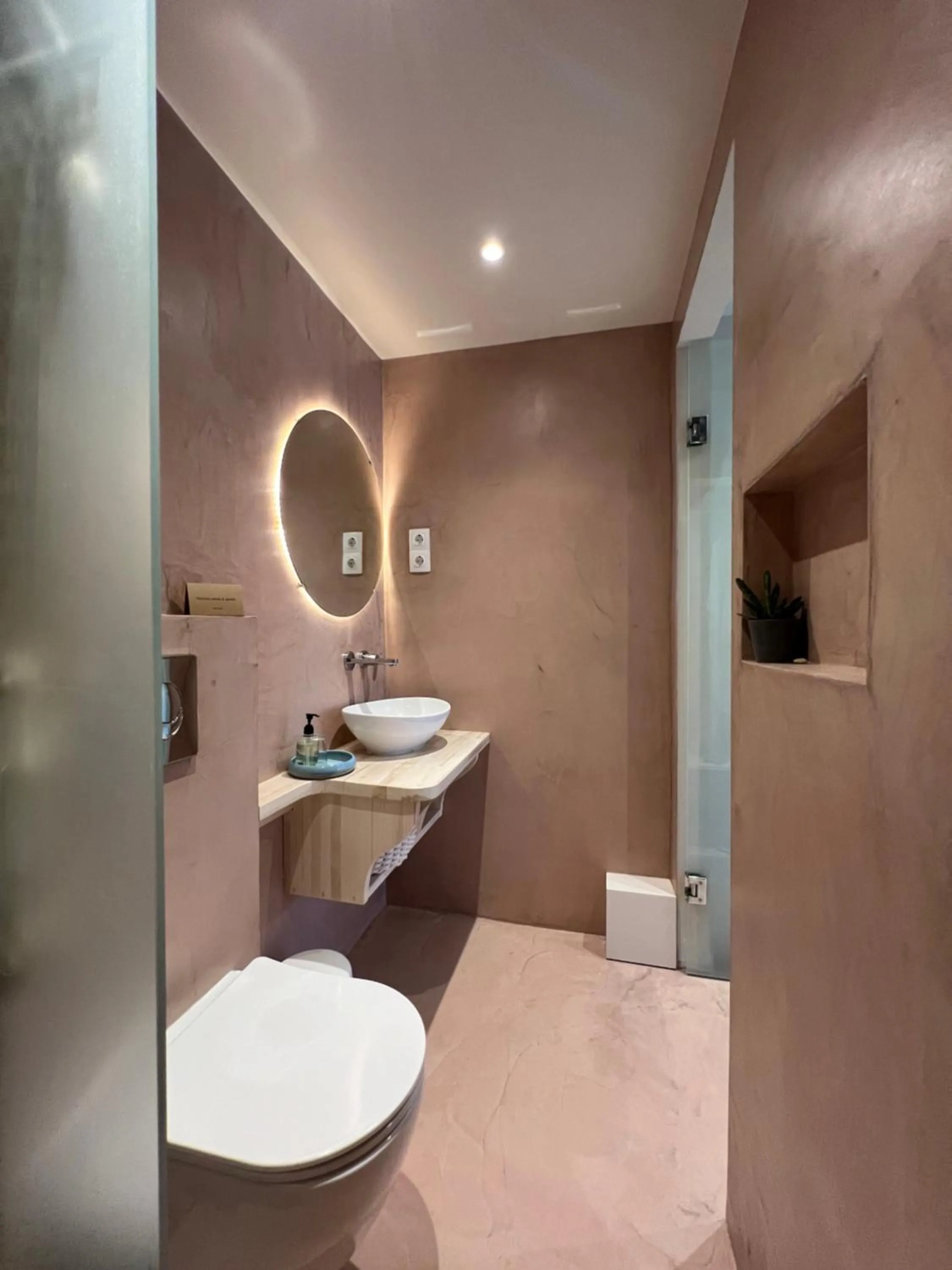 Toilet in Kapella Apartments