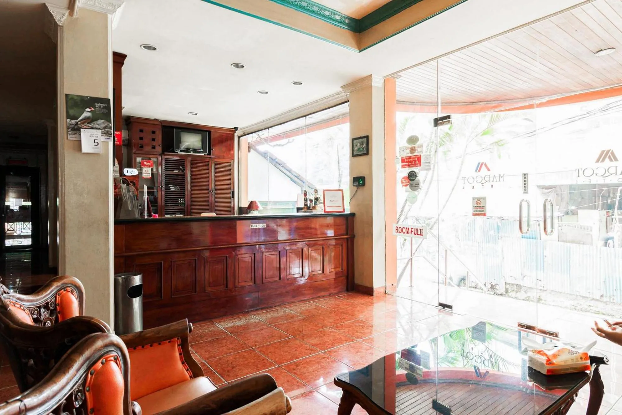 Lobby or reception in RedDoorz @ Jalan Jaksa