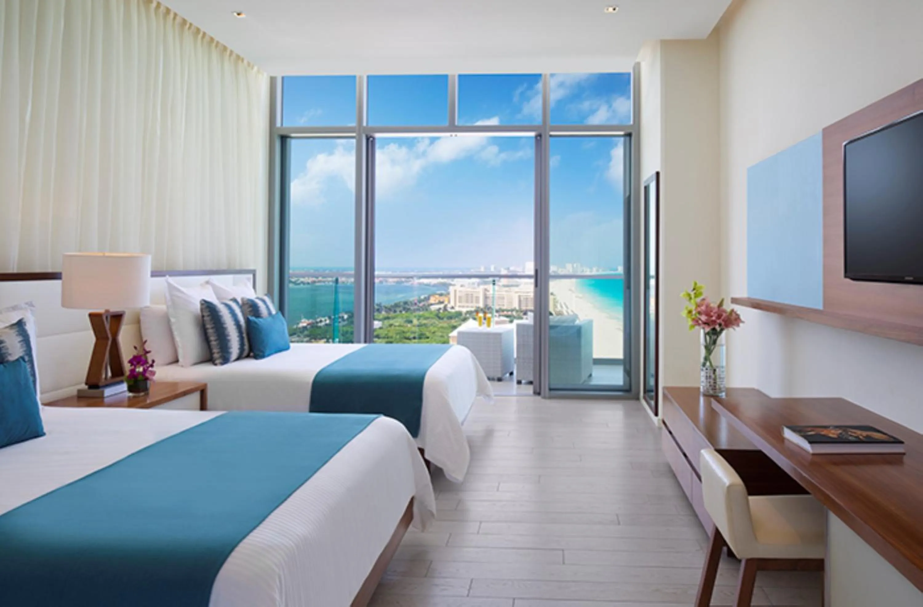 Sea view, Bed in Secrets The Vine Cancun - All Inclusive Adults Only
