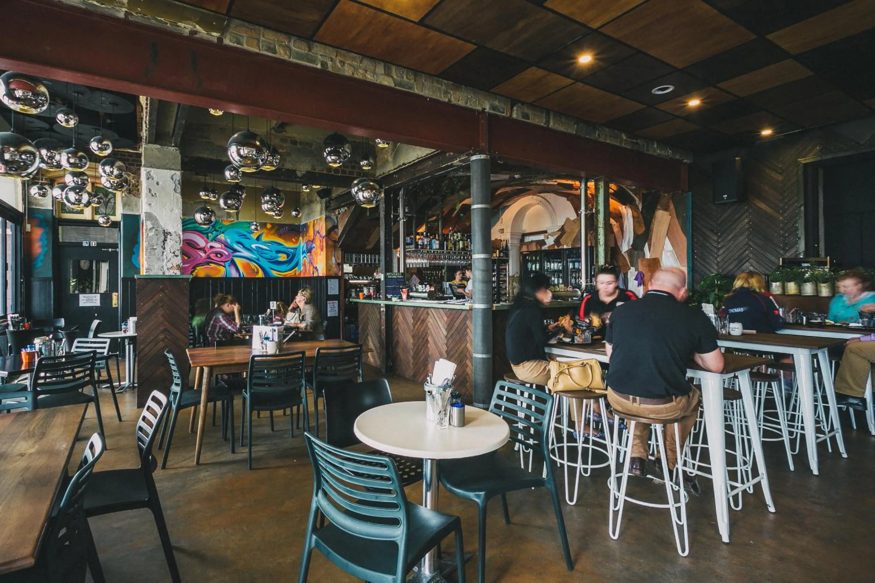 Restaurant/places to eat, Lounge/Bar in Six Degrees Motel