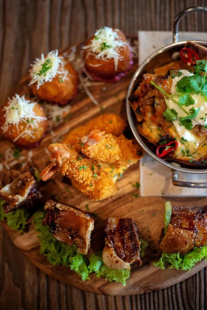 Food in Six Degrees Motel