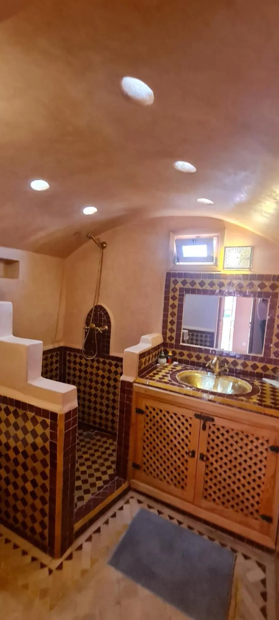 Bathroom in Riad Arbre Bleu
