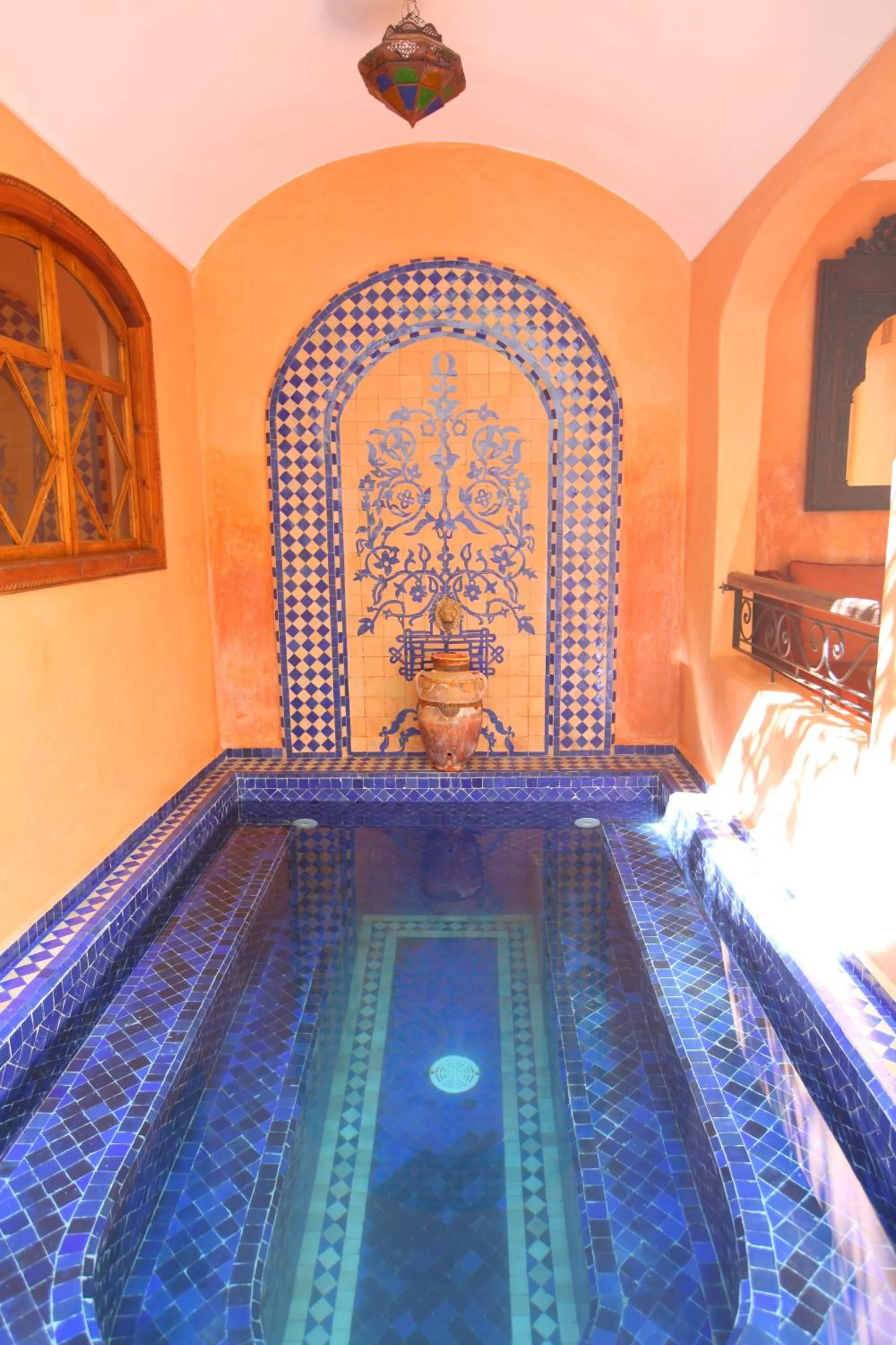 Swimming pool in Riad Arbre Bleu
