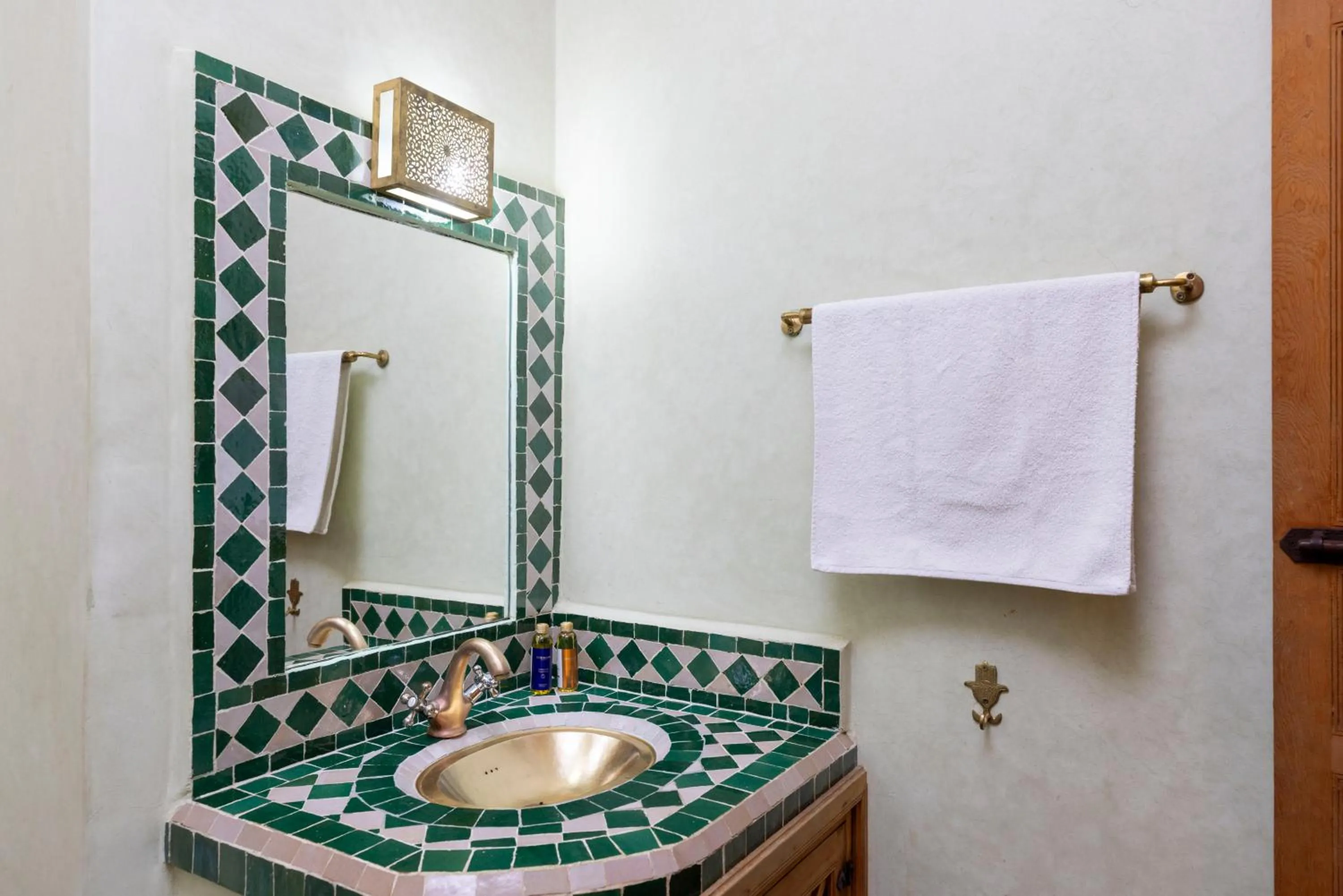 Bathroom in Riad Arbre Bleu