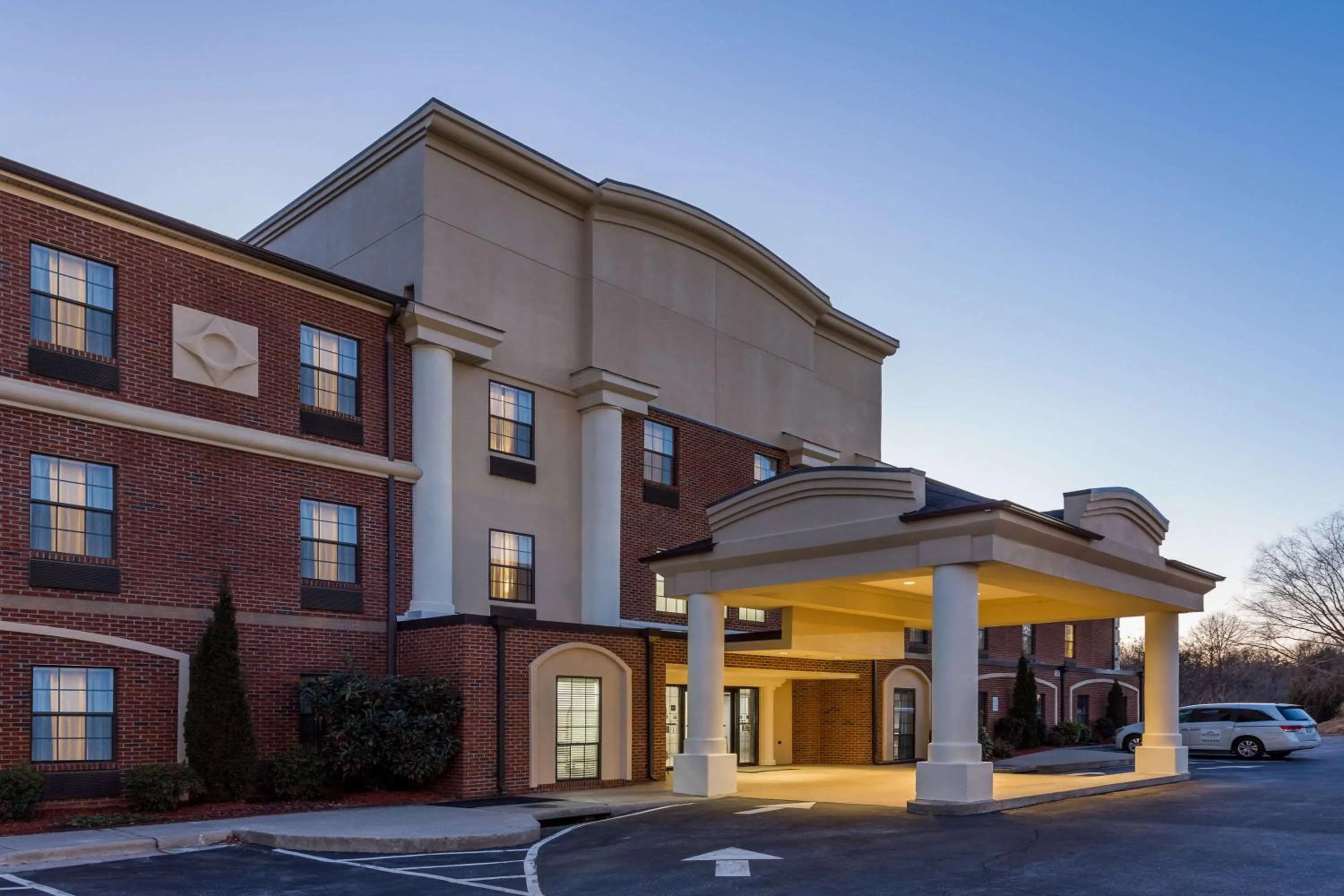 Property building in Wingate by Wyndham High Point Greensboro Airport South