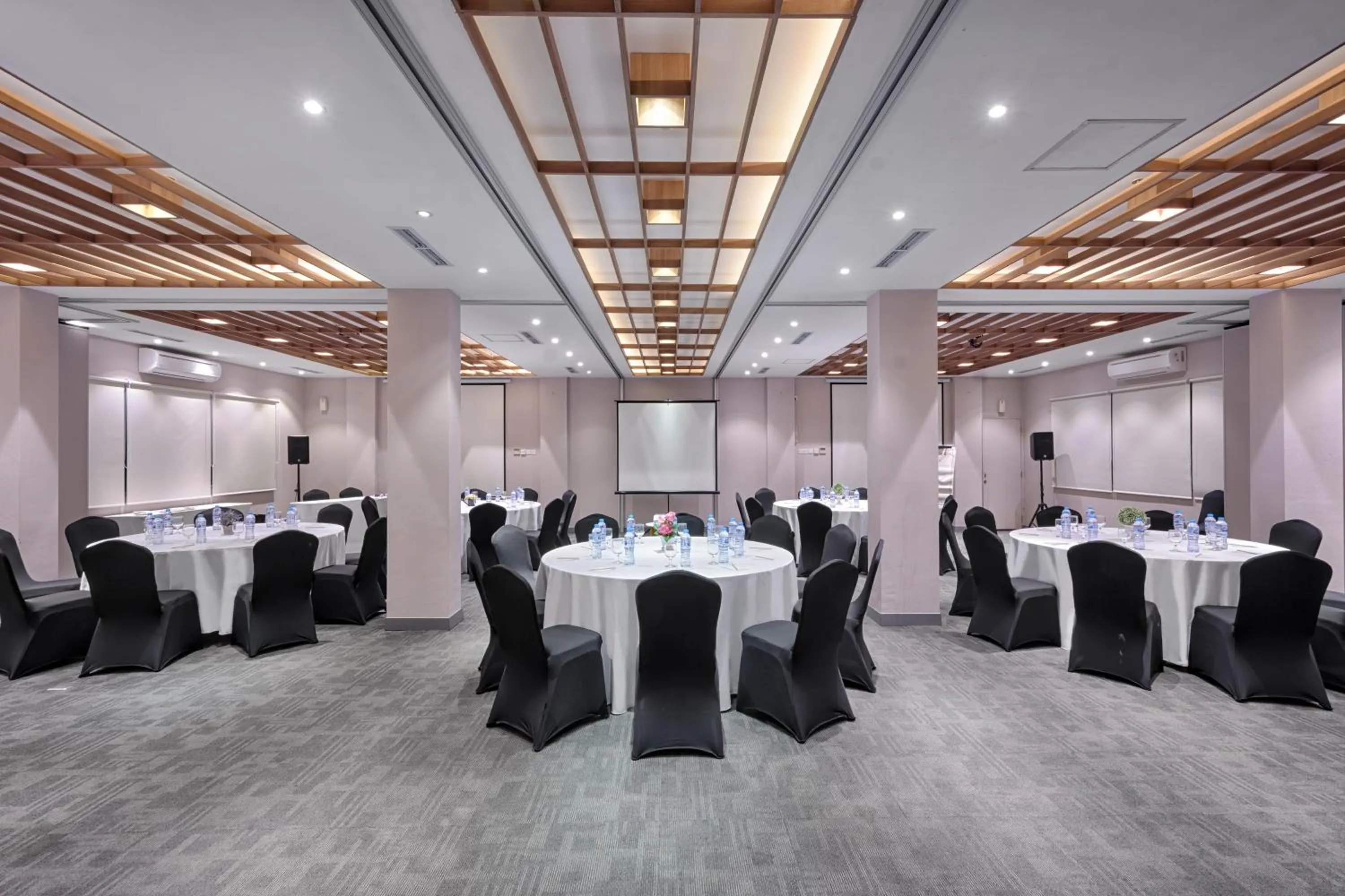 Meeting/conference room in Kuretakeso Kemang Hotel