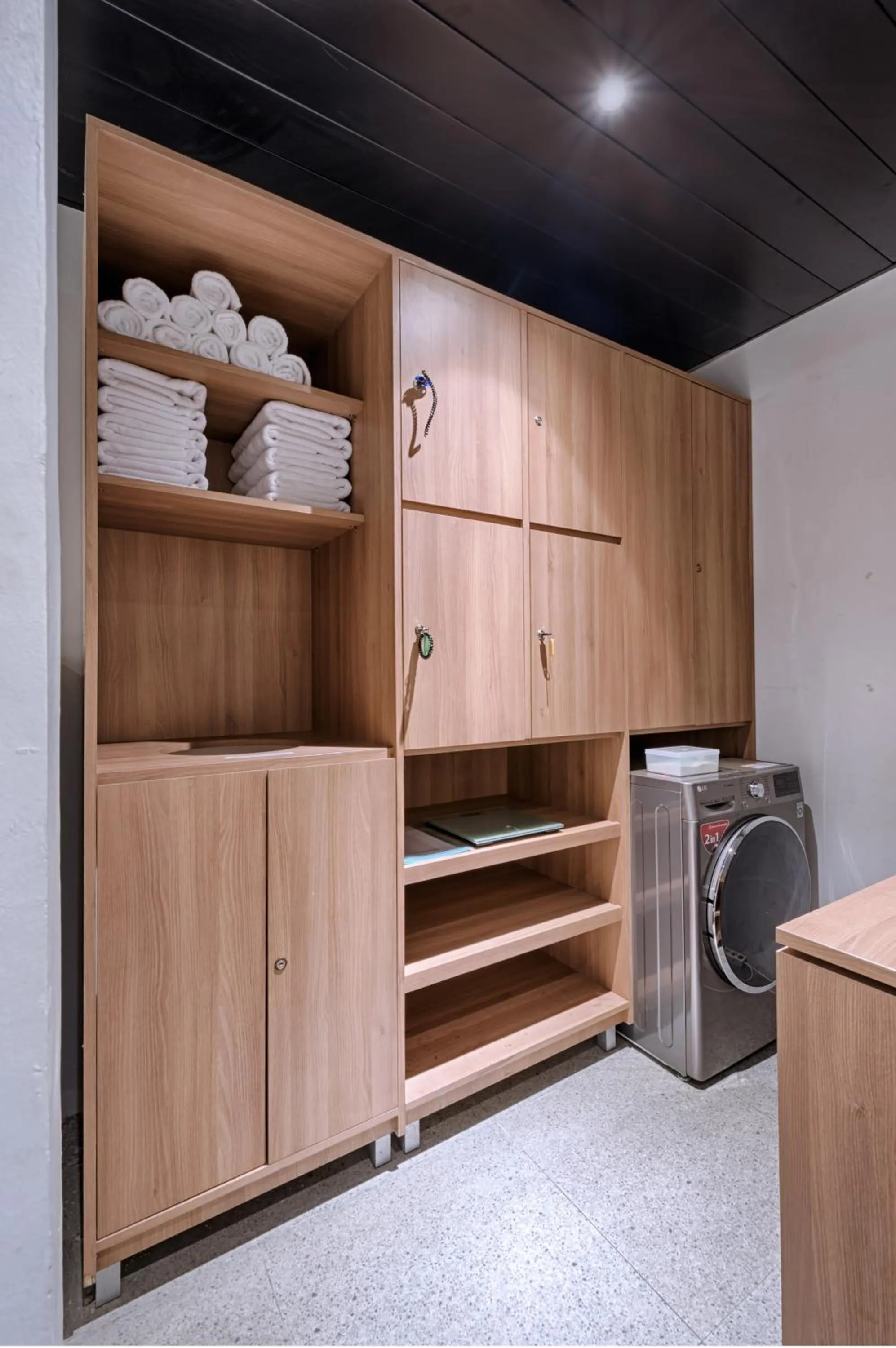 Hot Spring Bath in Kuretakeso Kemang Hotel