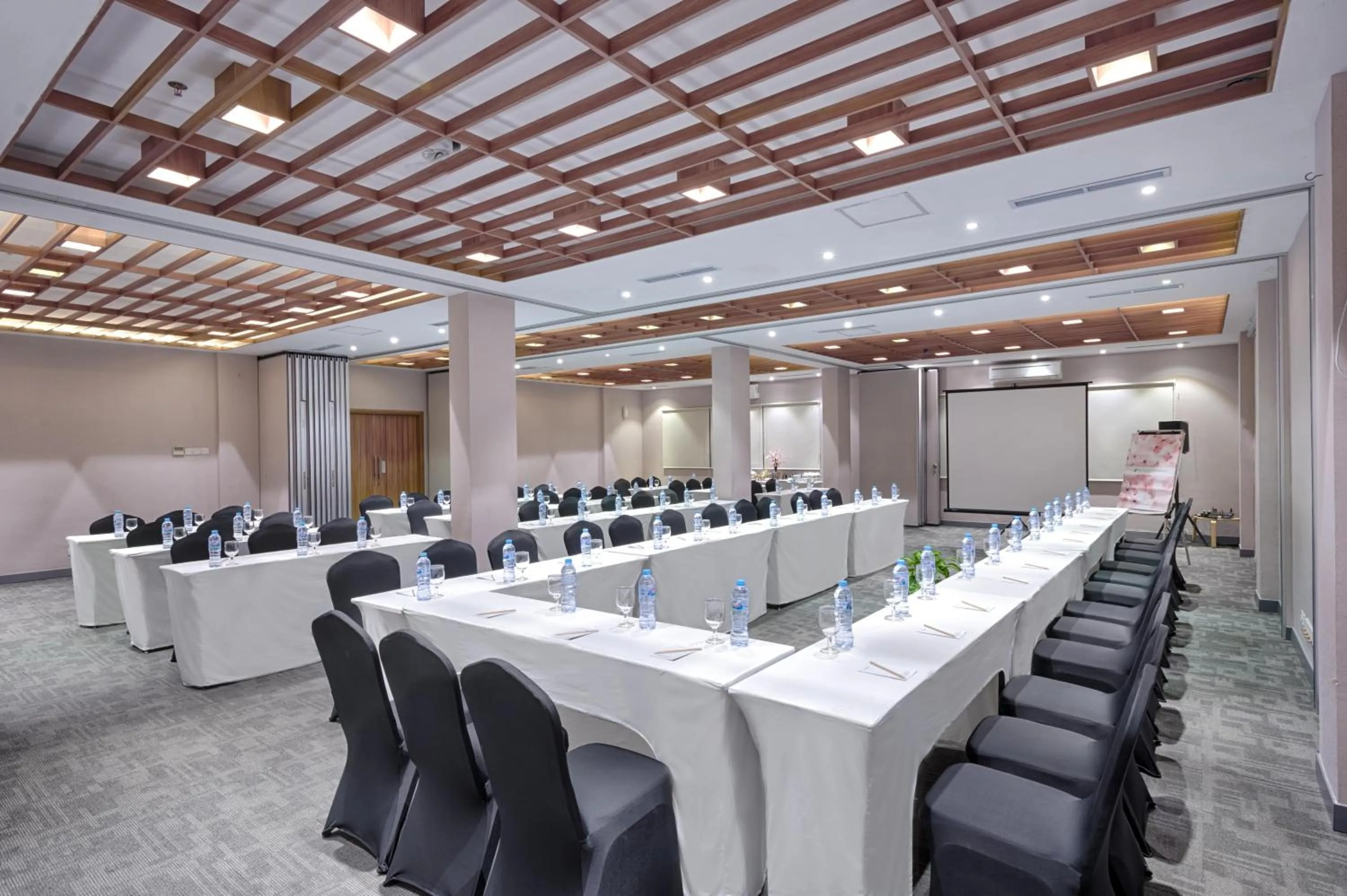Meeting/conference room in Kuretakeso Kemang Hotel