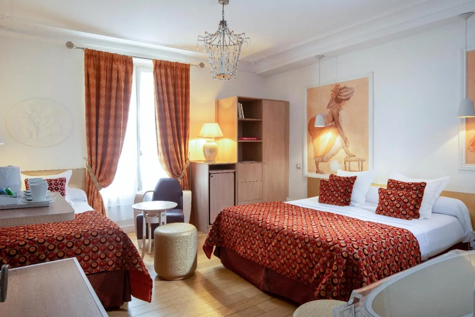 Bed in Hôtel du Levant