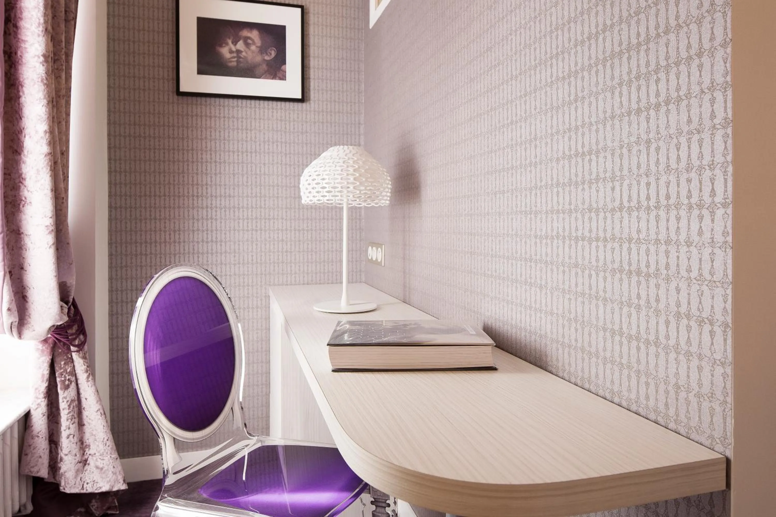 Seating area in Hôtel du Levant