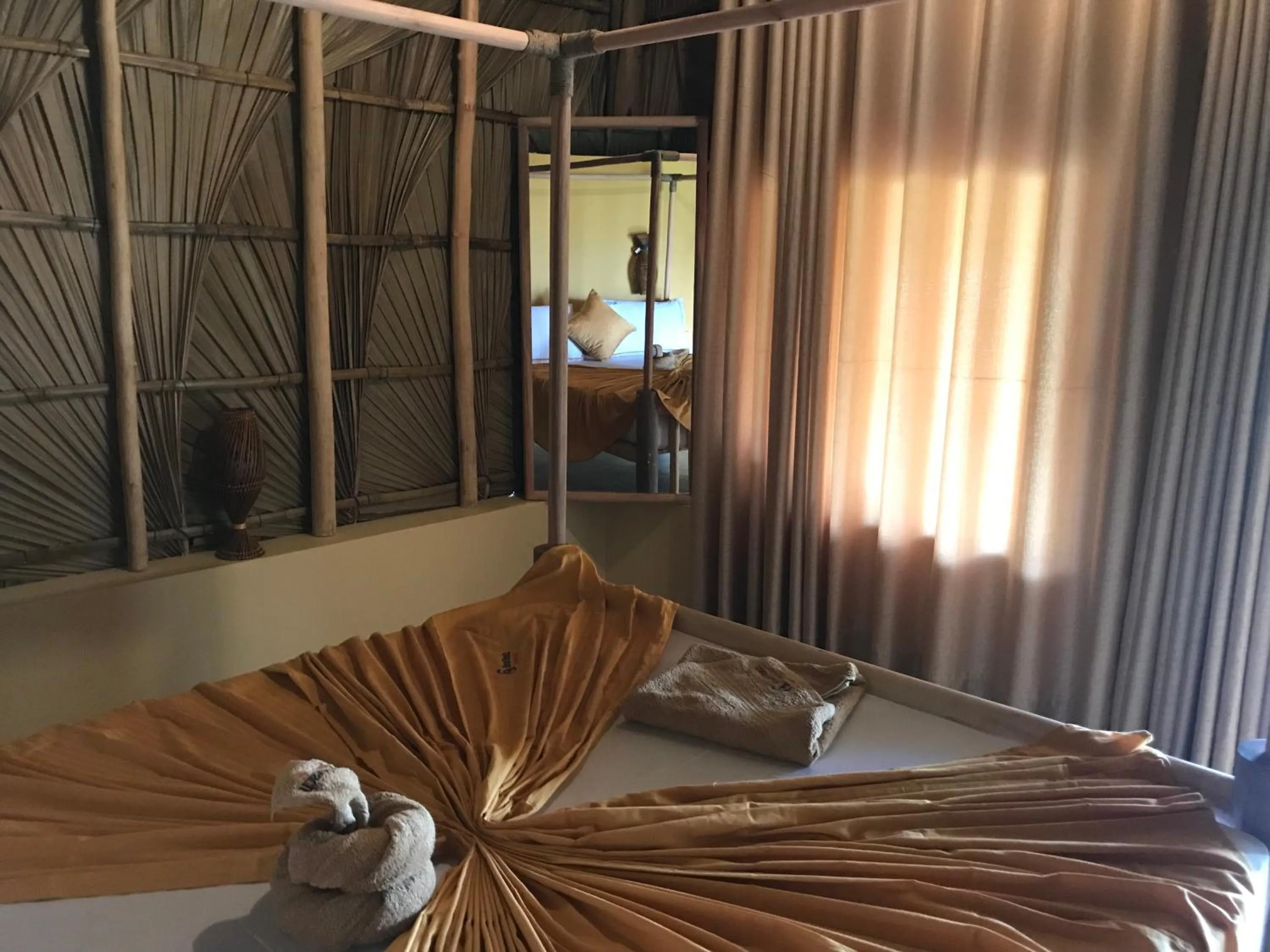 Bedroom, Bed in Royal Beach