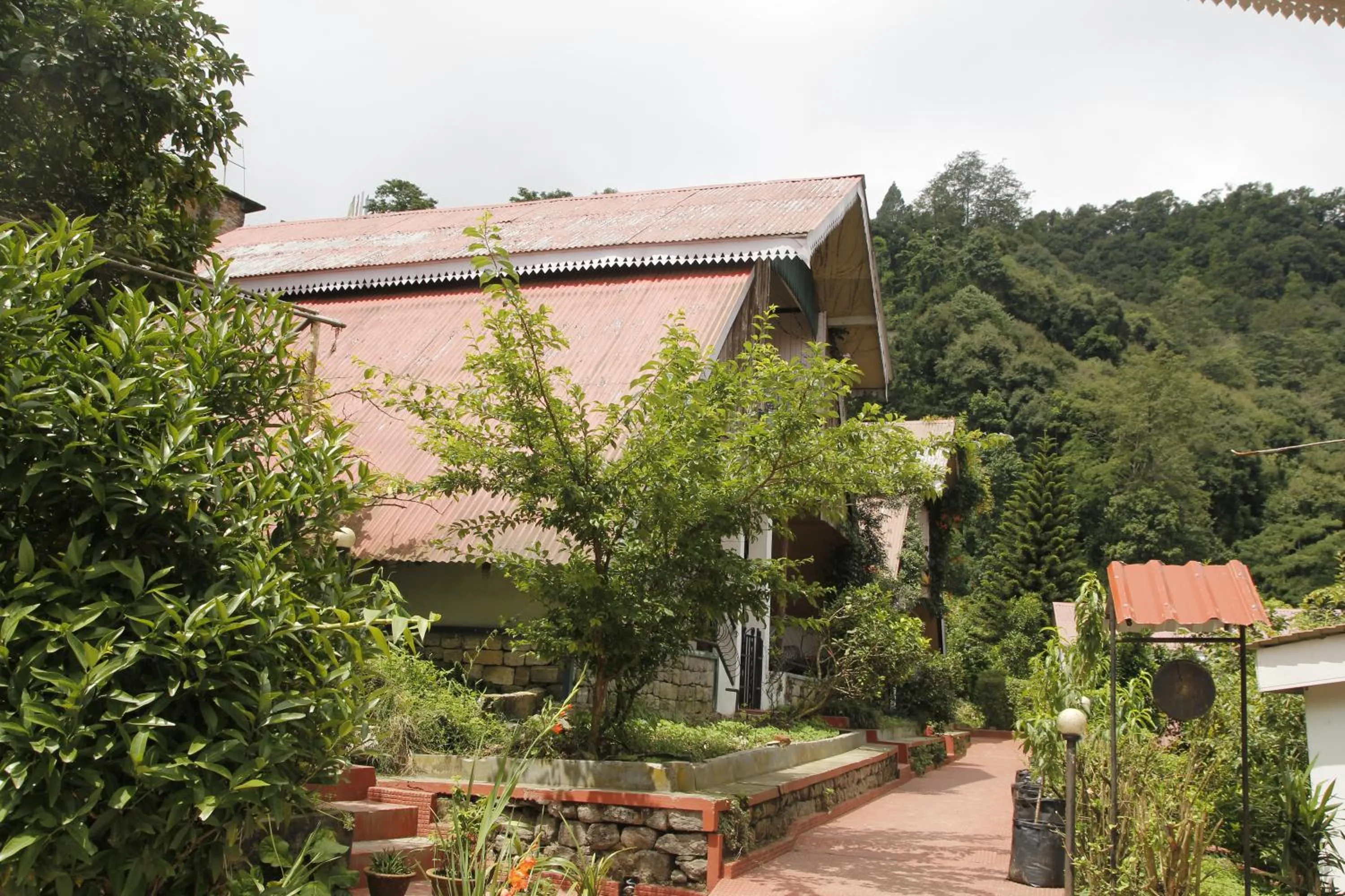 Garden in Mandarin Resort - Kaluk