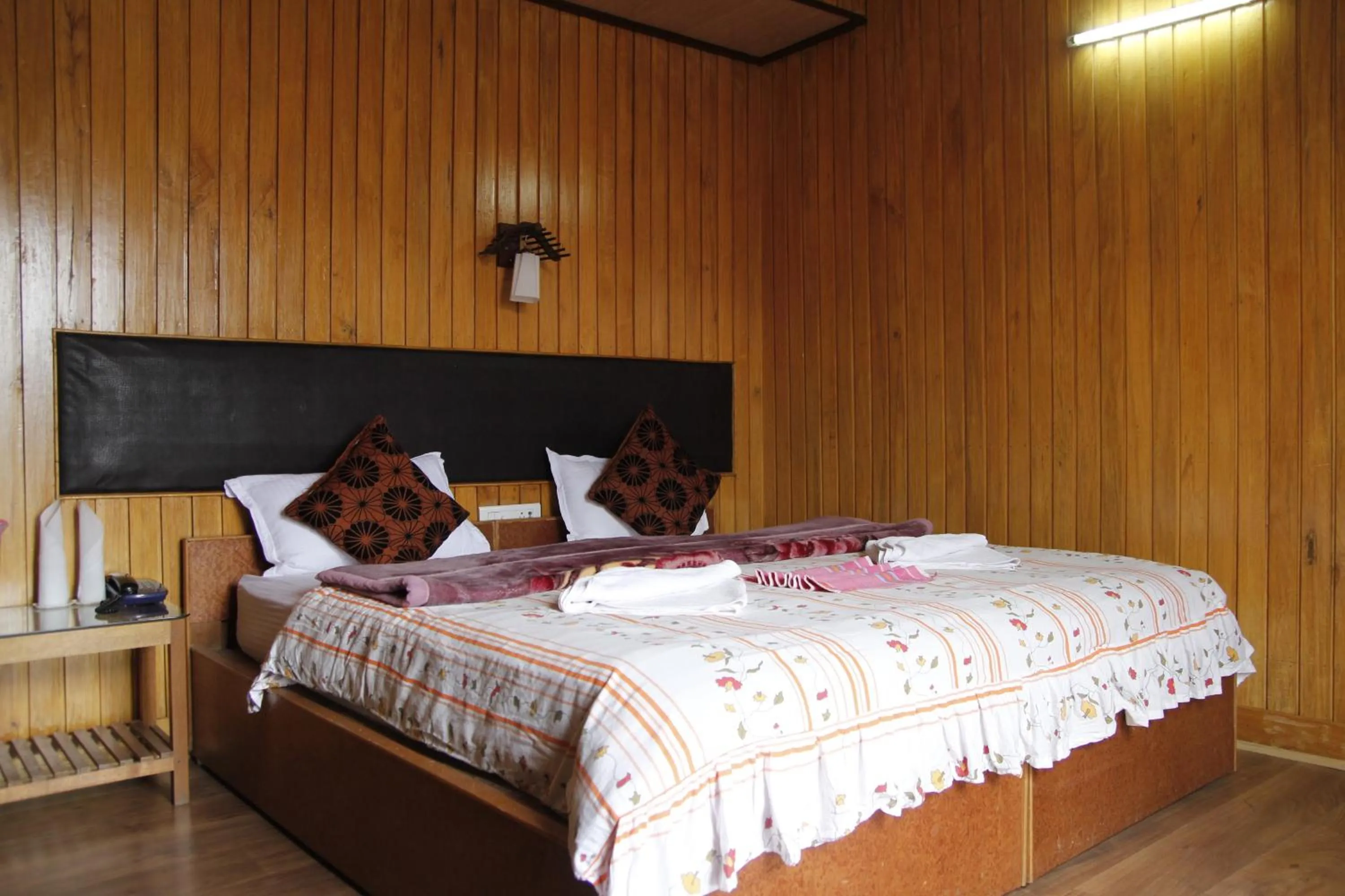 Bedroom, Bed in Mandarin Resort - Kaluk