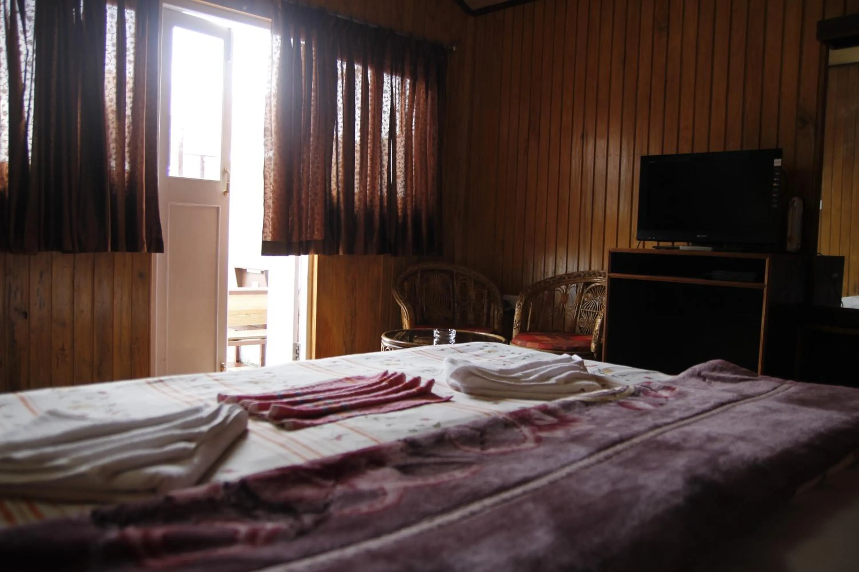 Bedroom, Bed in Mandarin Resort - Kaluk