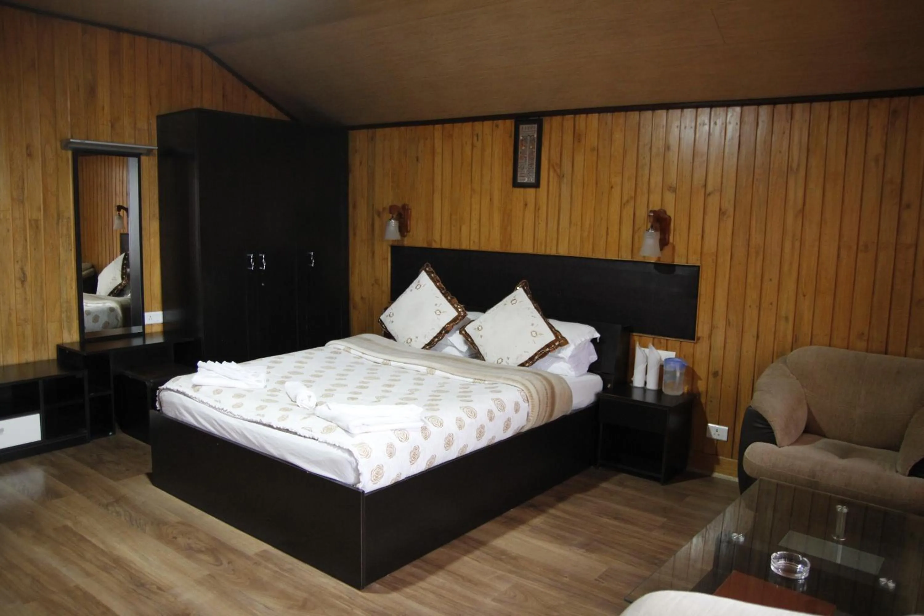 Bedroom, Bed in Mandarin Resort - Kaluk