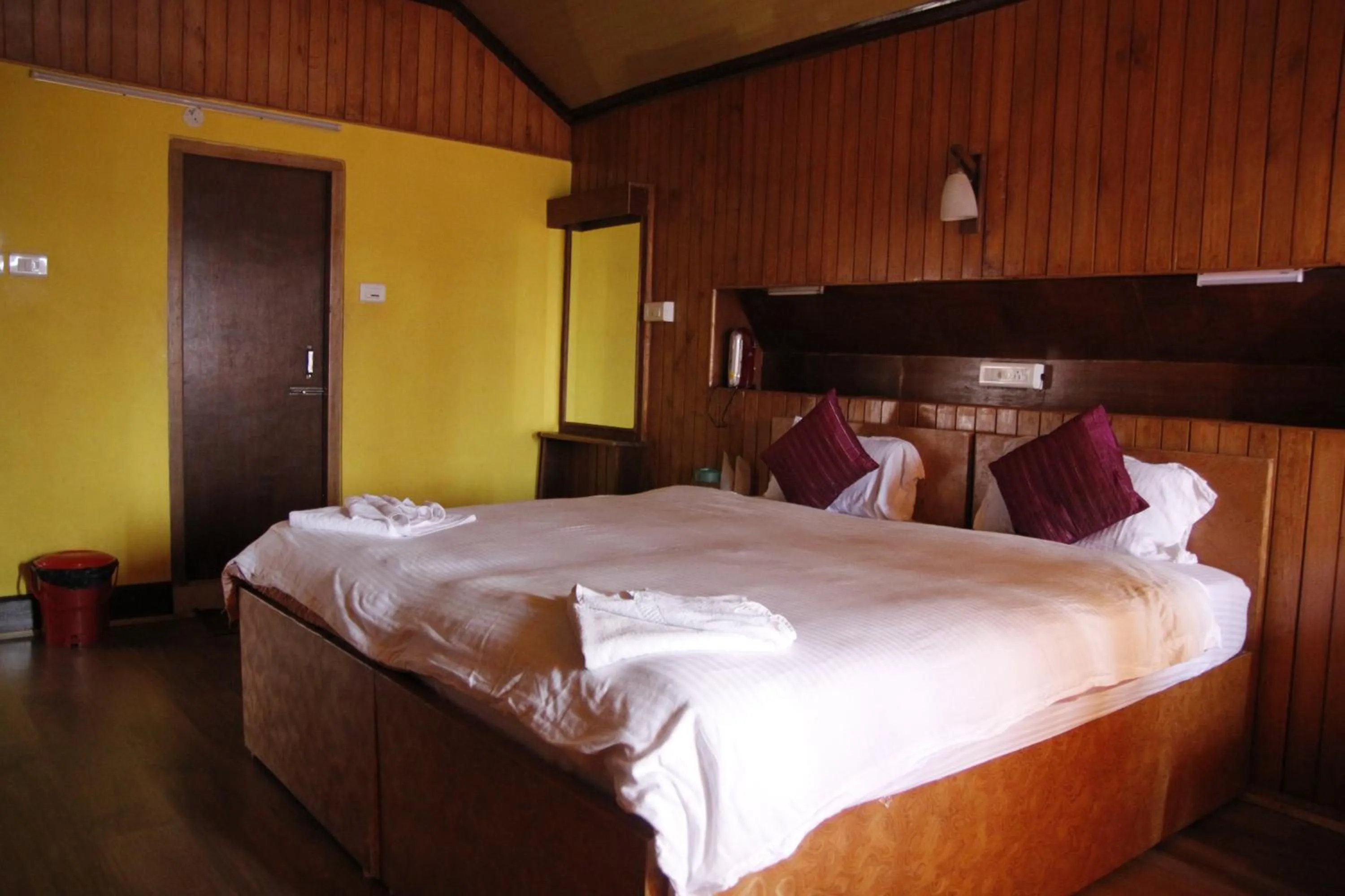 Bedroom, Bed in Mandarin Resort - Kaluk