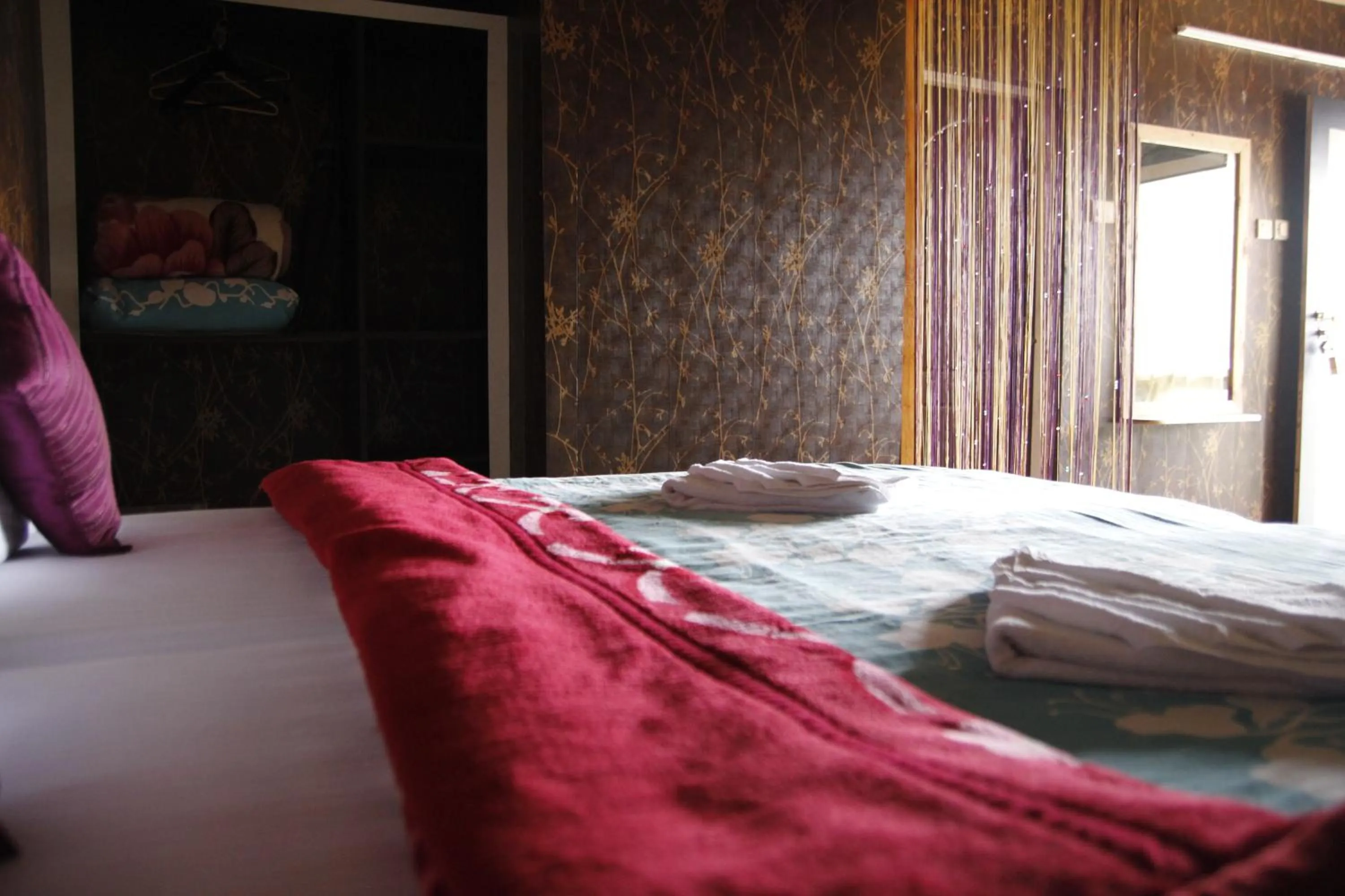 Bed in Mandarin Resort - Kaluk