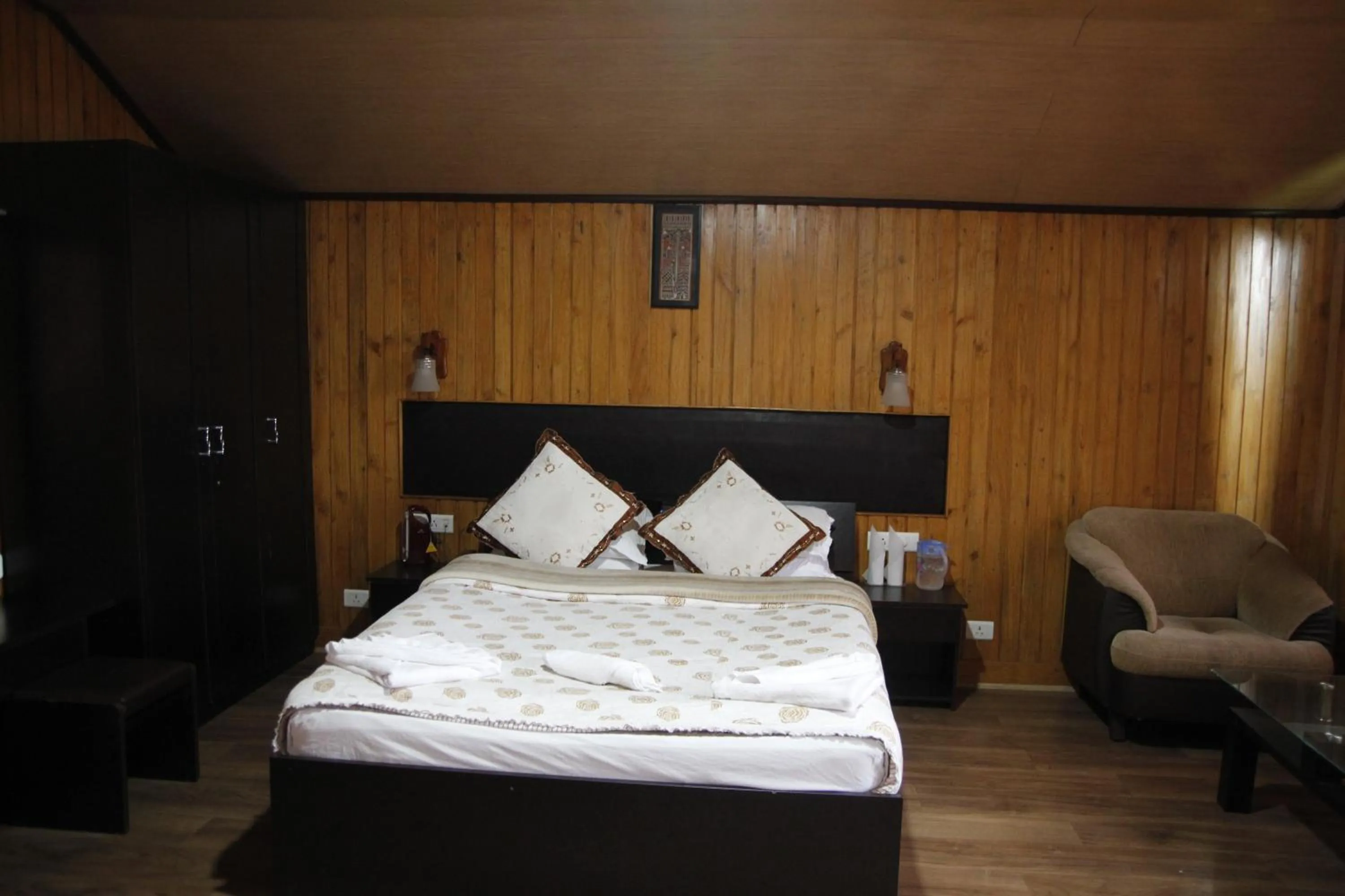 Bedroom, Bed in Mandarin Resort - Kaluk